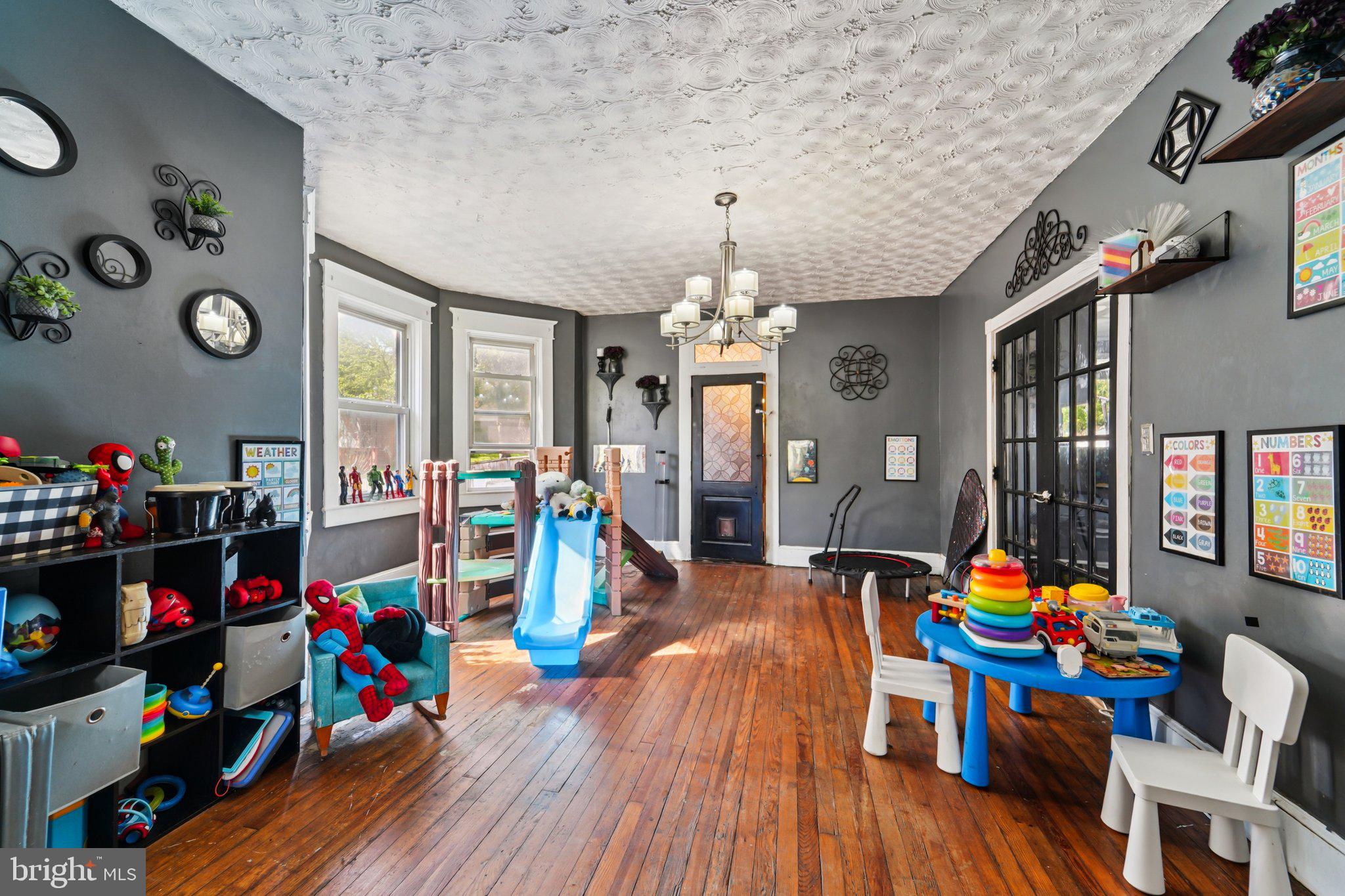 LAURAVILLE HISTORIC DISTRICT - Residential