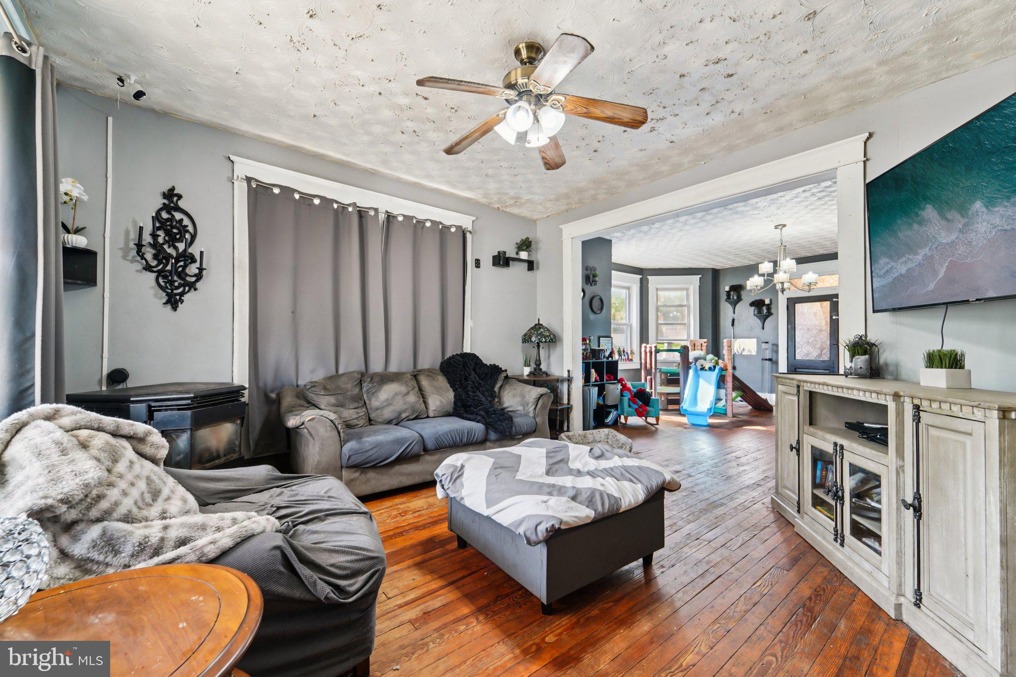 LAURAVILLE HISTORIC DISTRICT - Residential