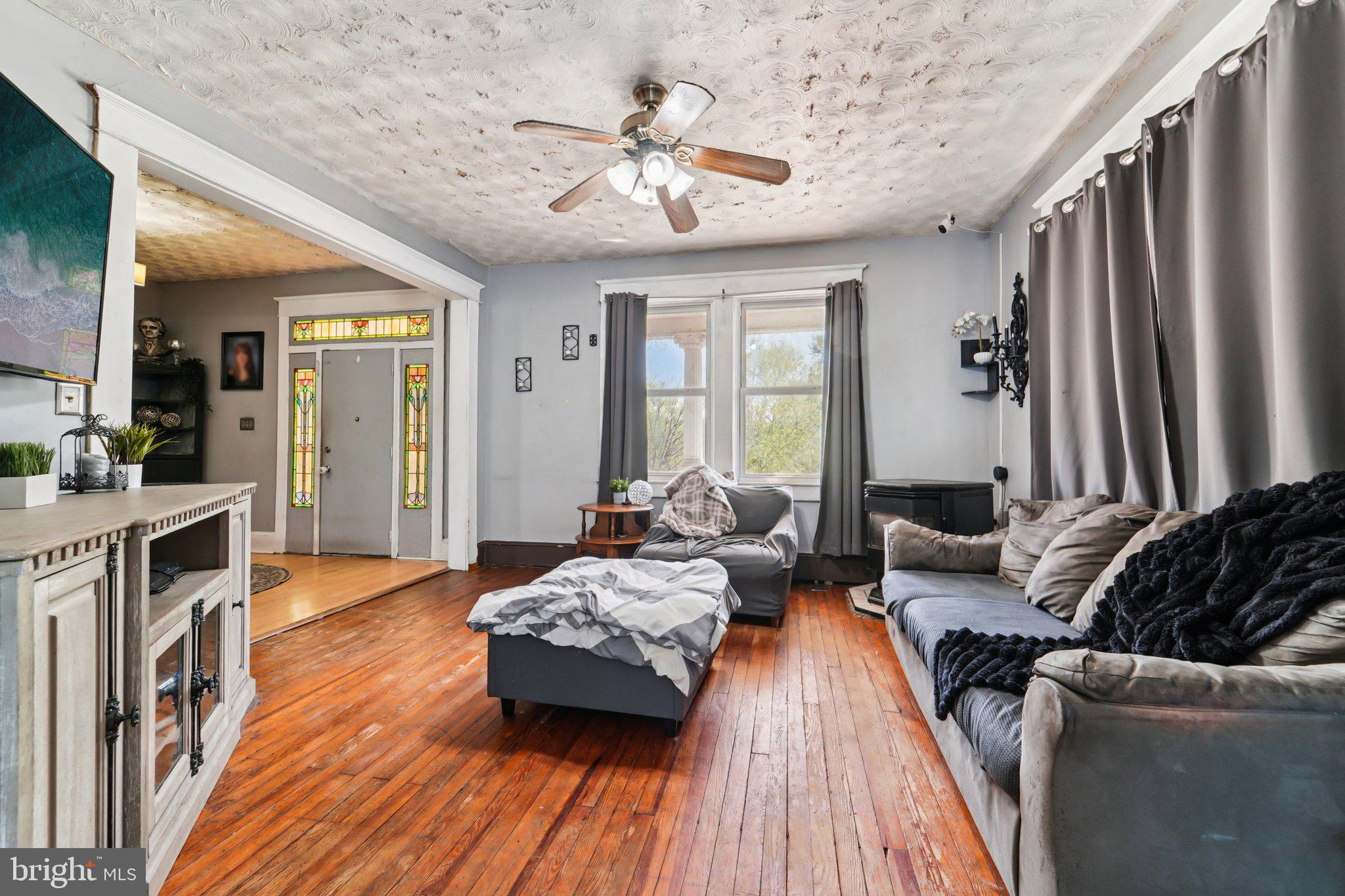 LAURAVILLE HISTORIC DISTRICT - Residential