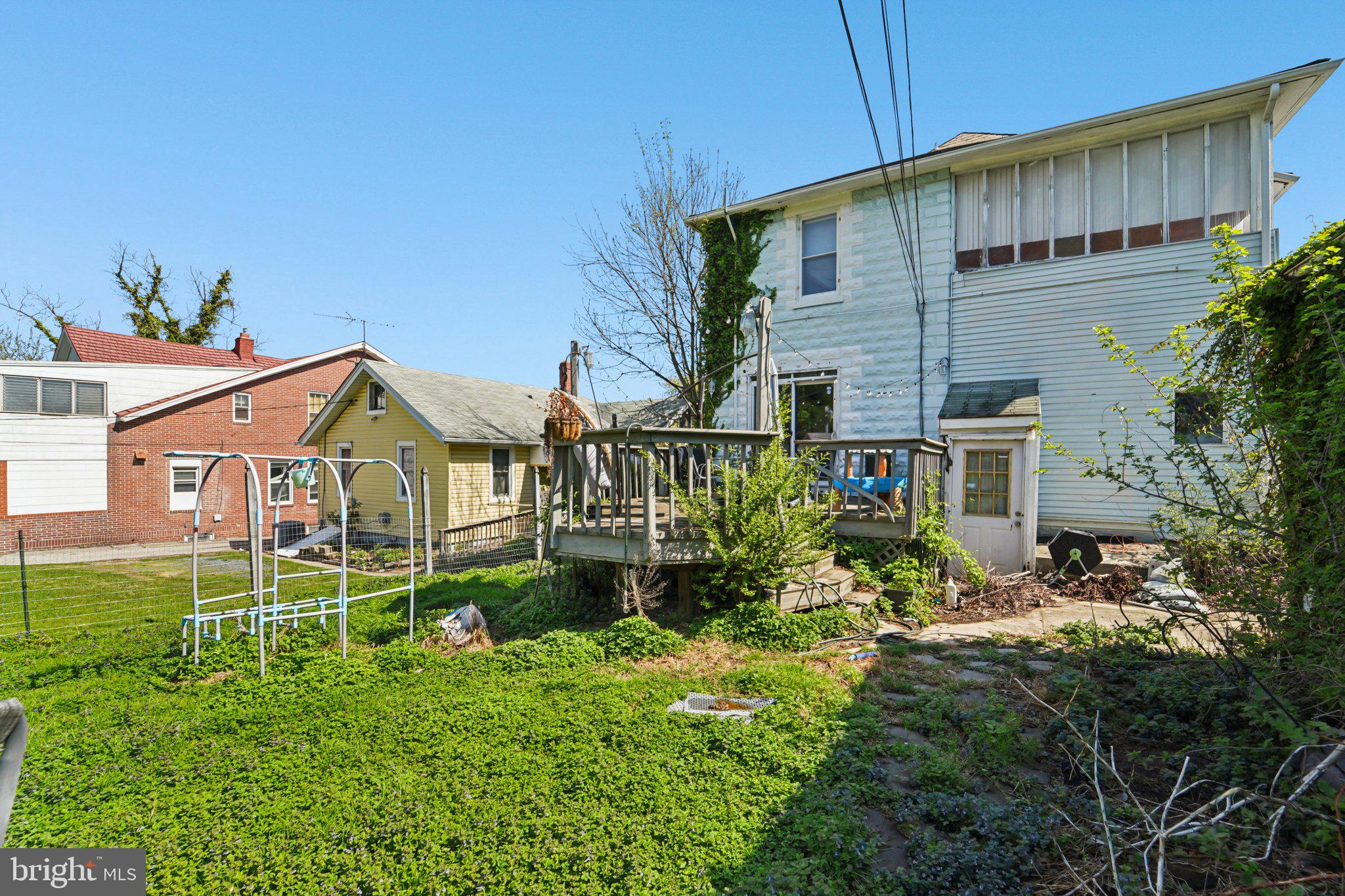 LAURAVILLE HISTORIC DISTRICT - Residential
