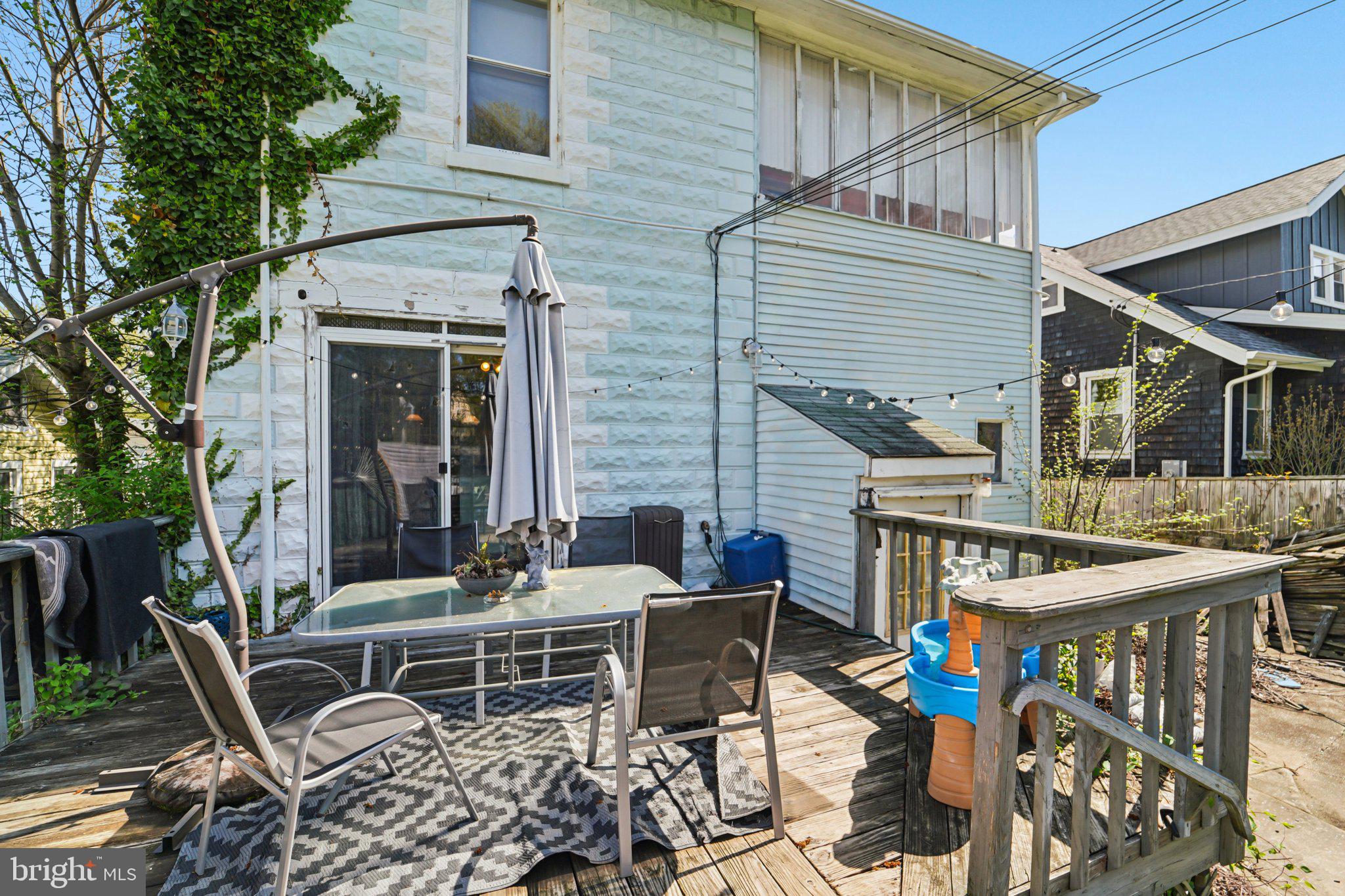 LAURAVILLE HISTORIC DISTRICT - Residential