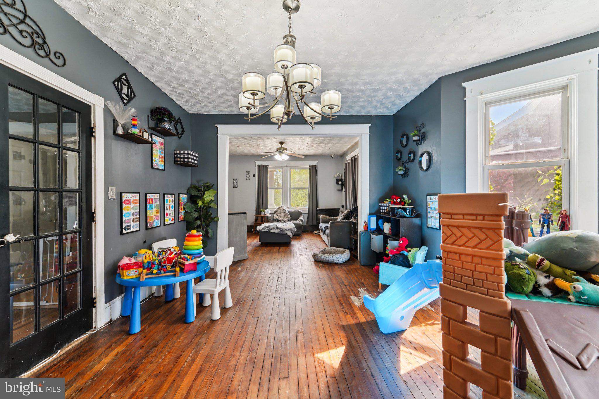 LAURAVILLE HISTORIC DISTRICT - Residential