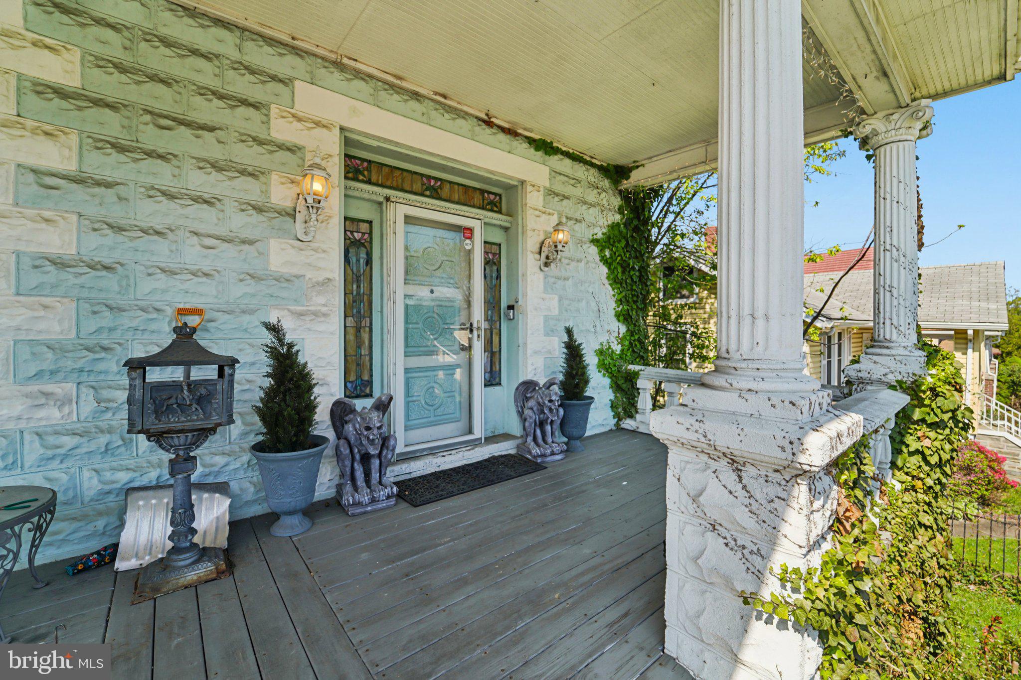 LAURAVILLE HISTORIC DISTRICT - Residential