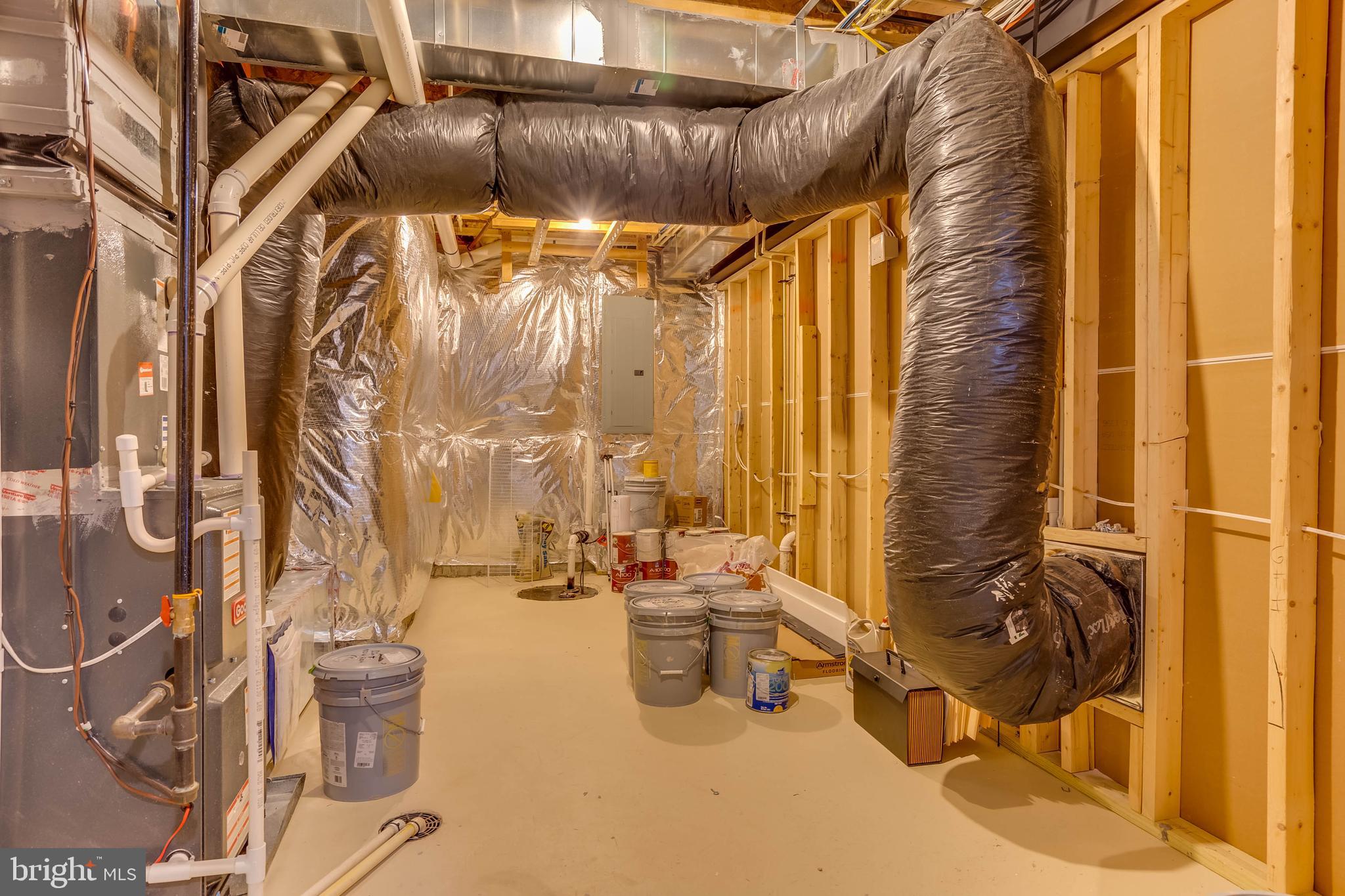 MAY'S QUARTER - Residential Lease