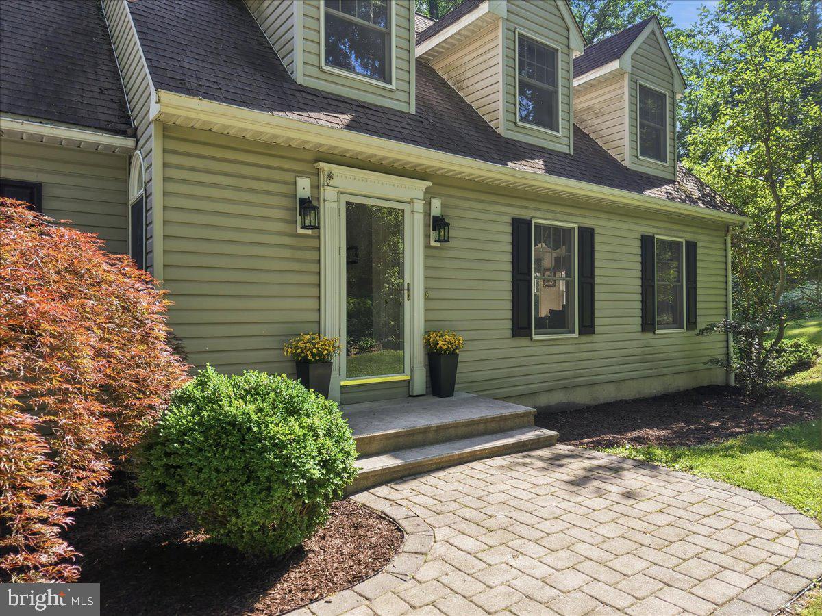 875 GREENVIEW DRIVE
