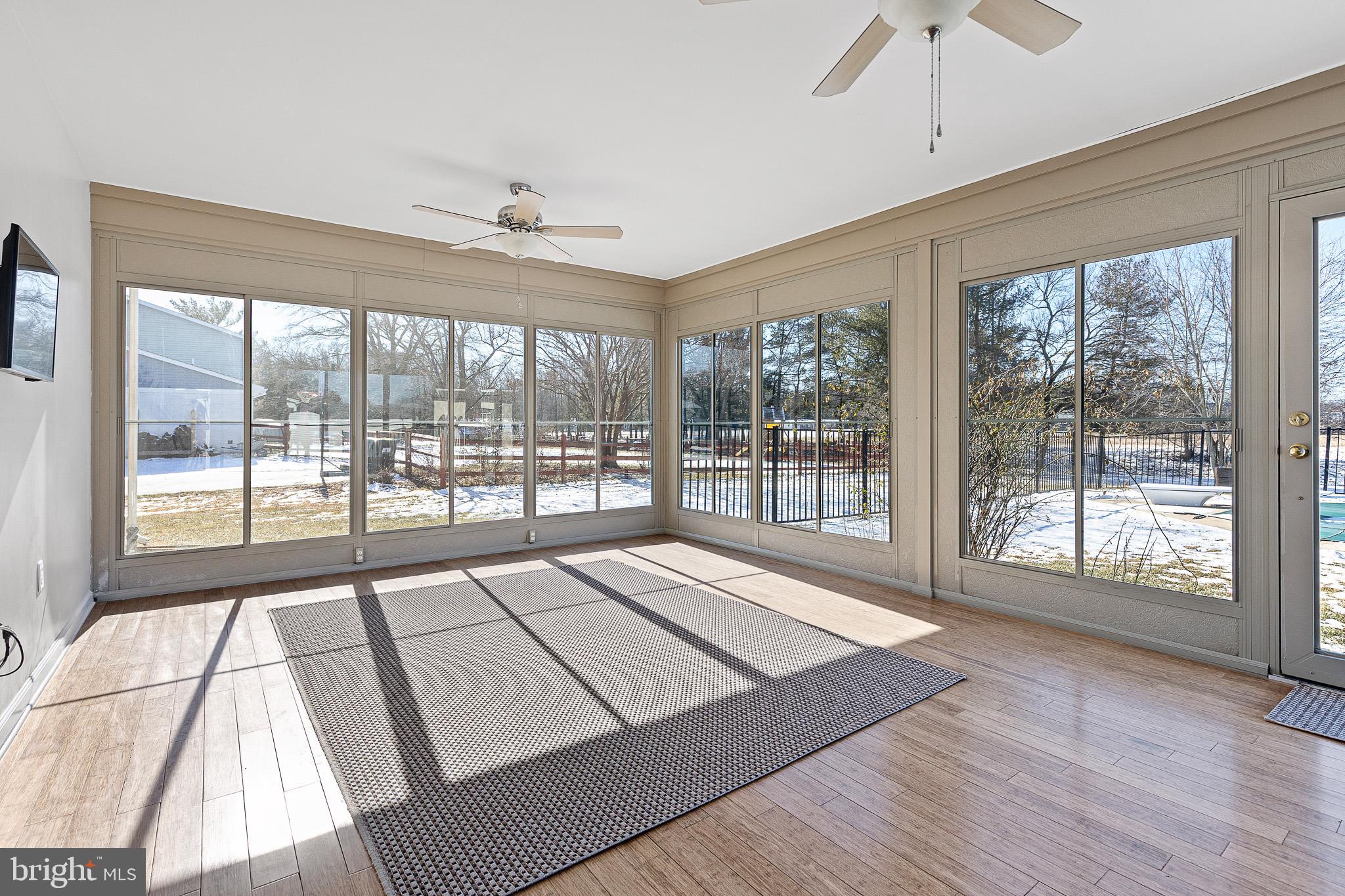 CARAVEL FARMS - Residential