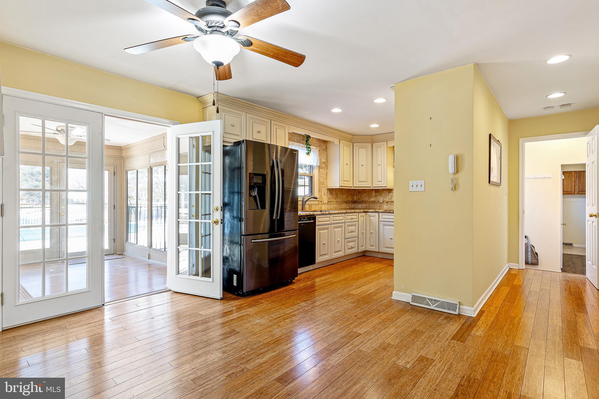 CARAVEL FARMS - Residential