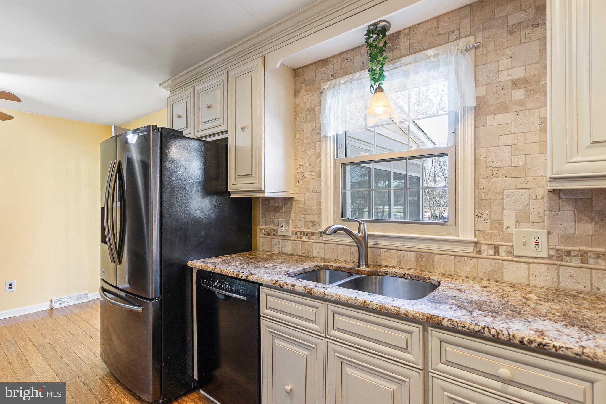 CARAVEL FARMS - Residential