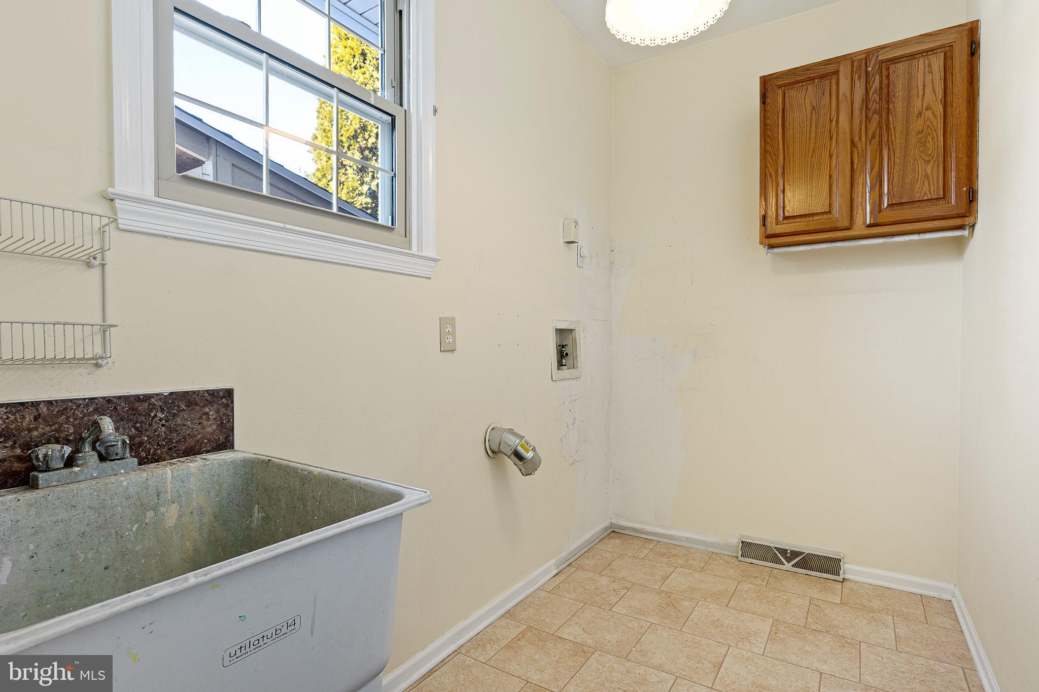 CARAVEL FARMS - Residential