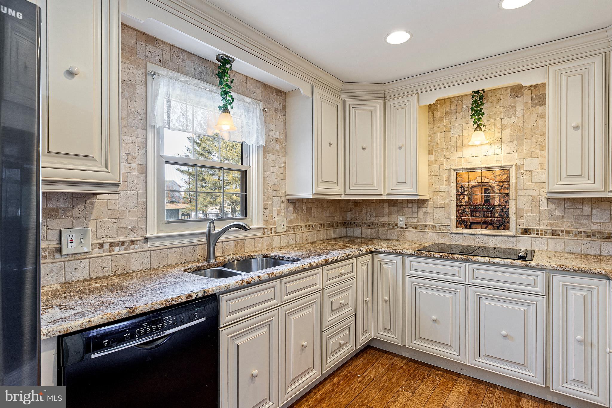 CARAVEL FARMS - Residential