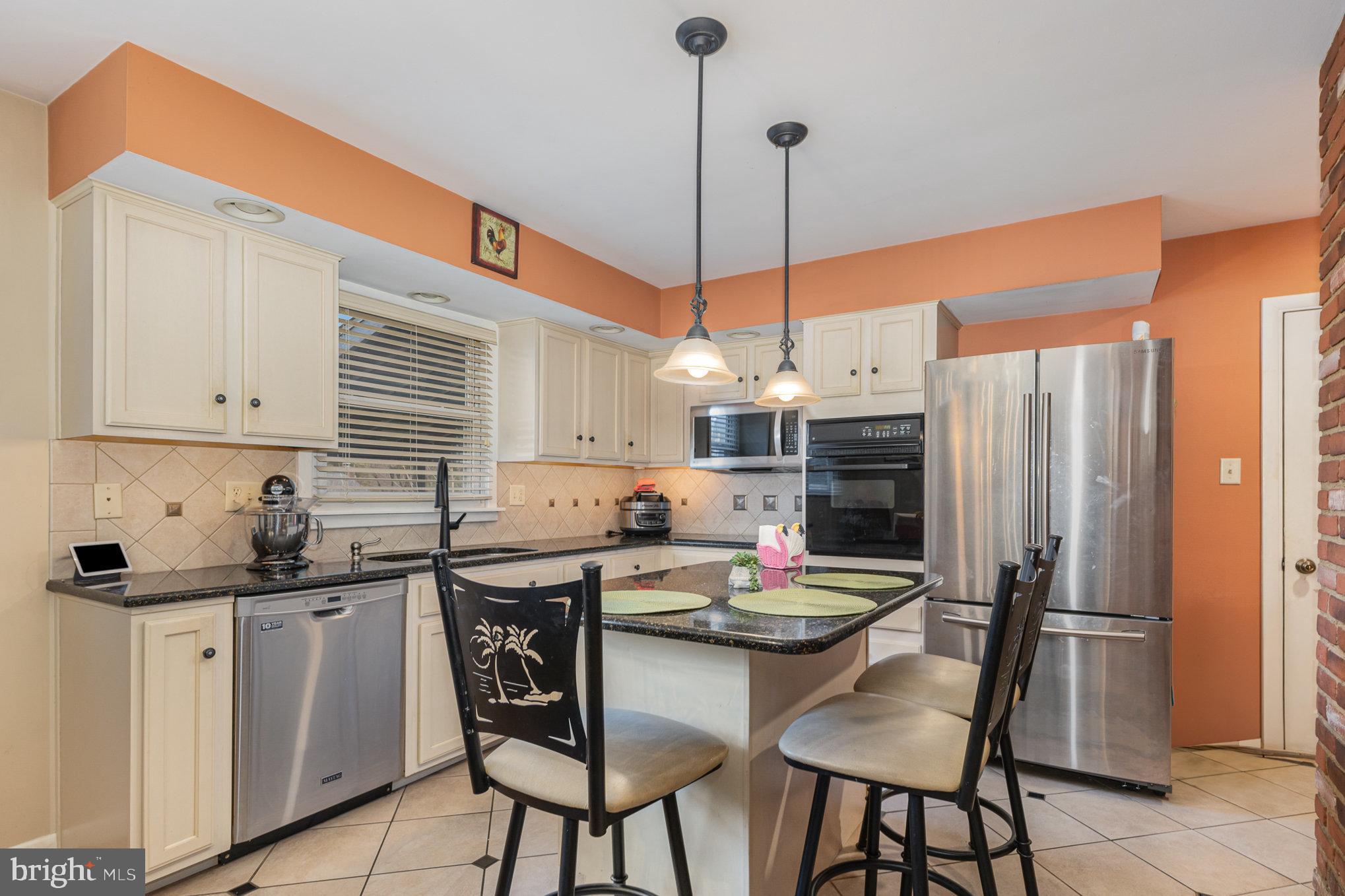 MANOR RIDGE - Residential