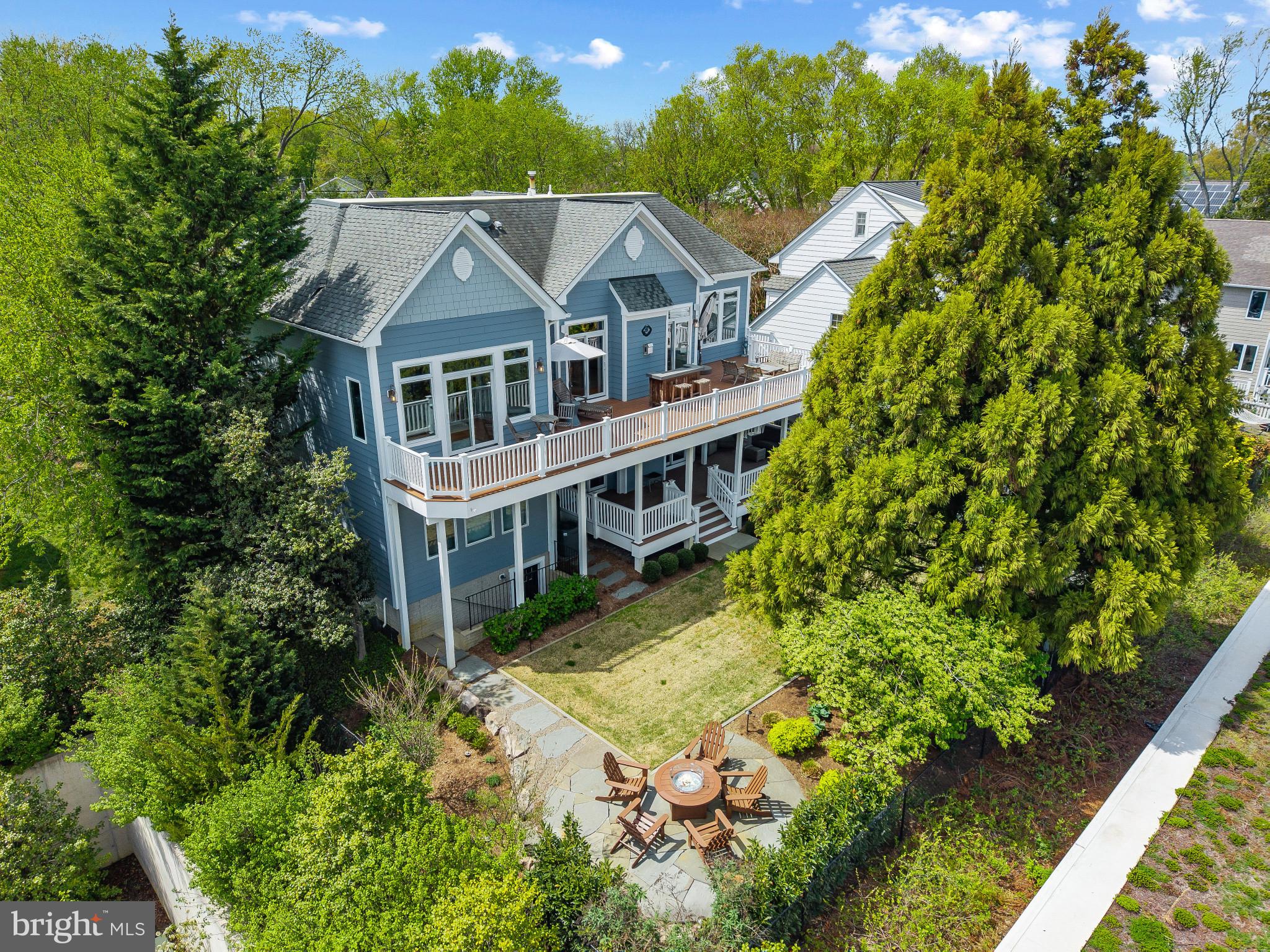 219 LOCKWOOD COURT 1/2