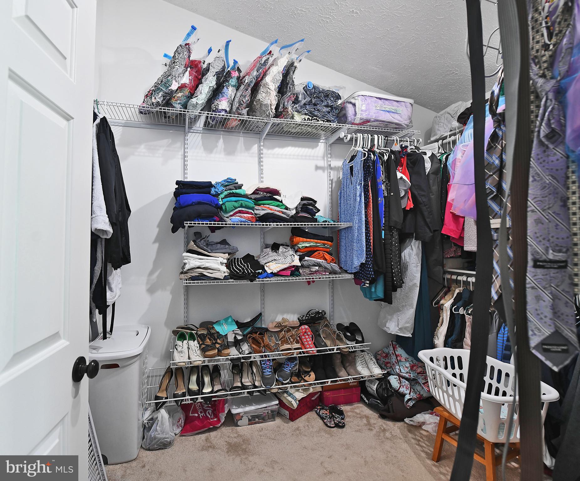 CONSTANT FRIENDSHIP - Residential