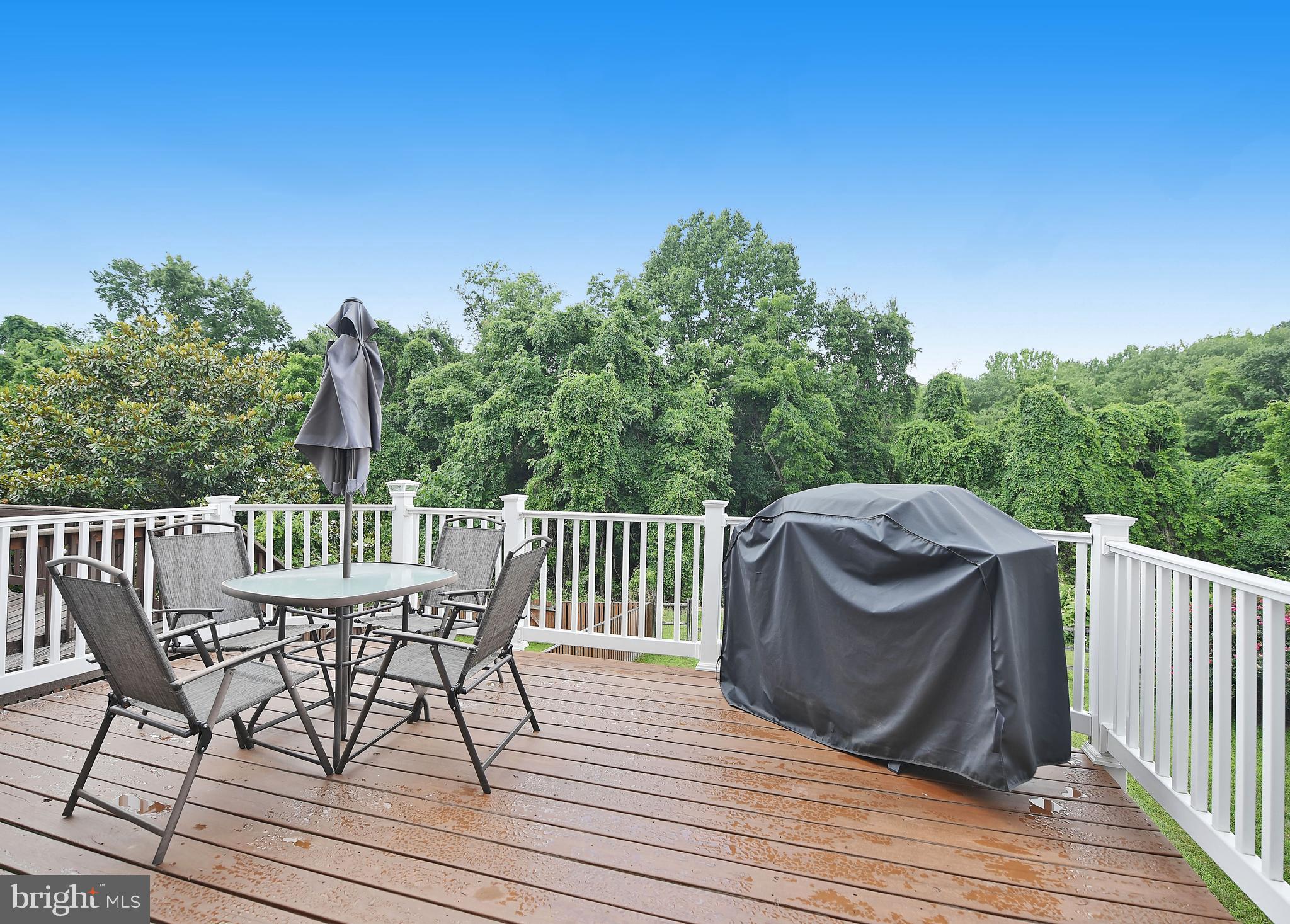 CONSTANT FRIENDSHIP - Residential