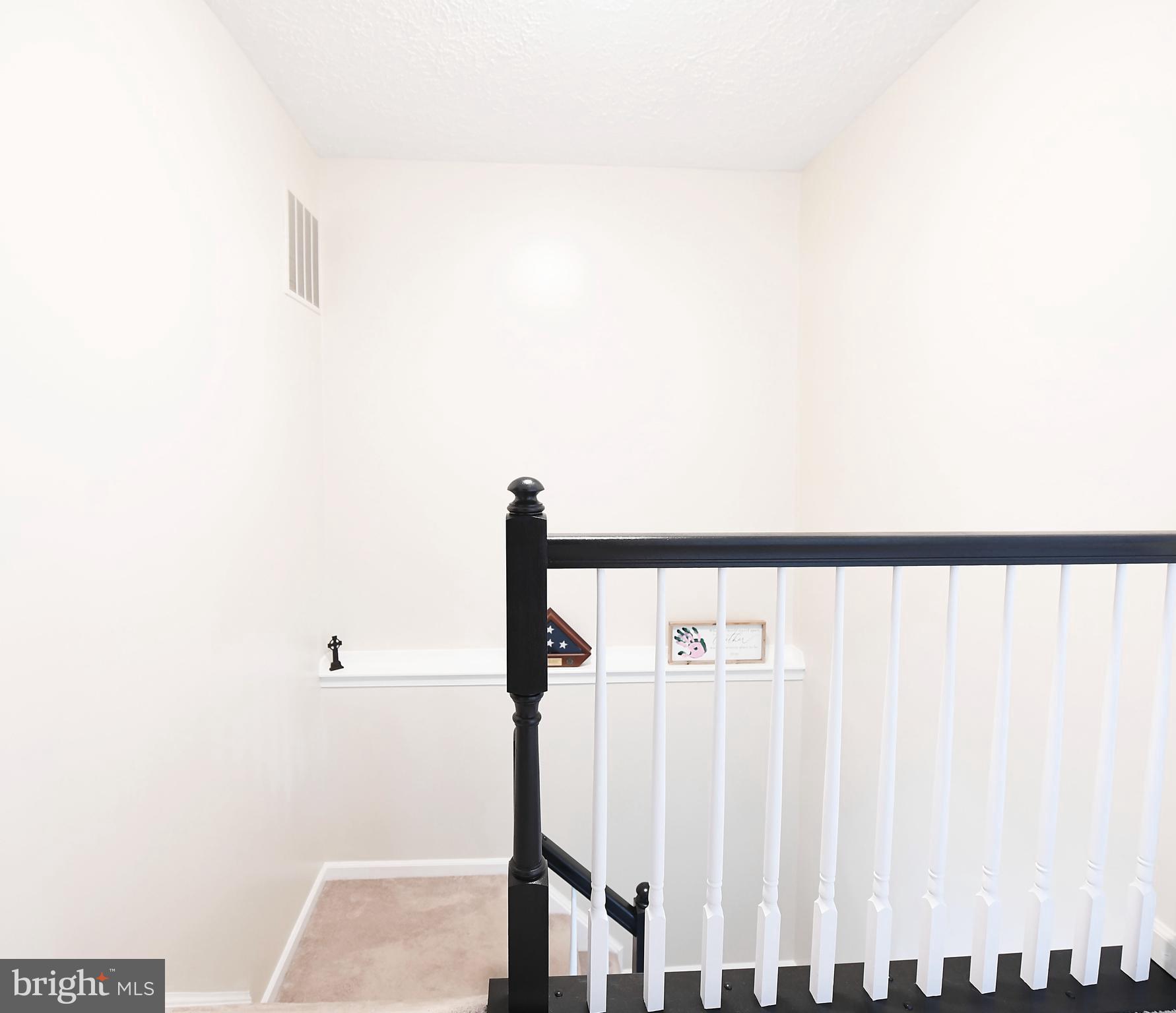 CONSTANT FRIENDSHIP - Residential