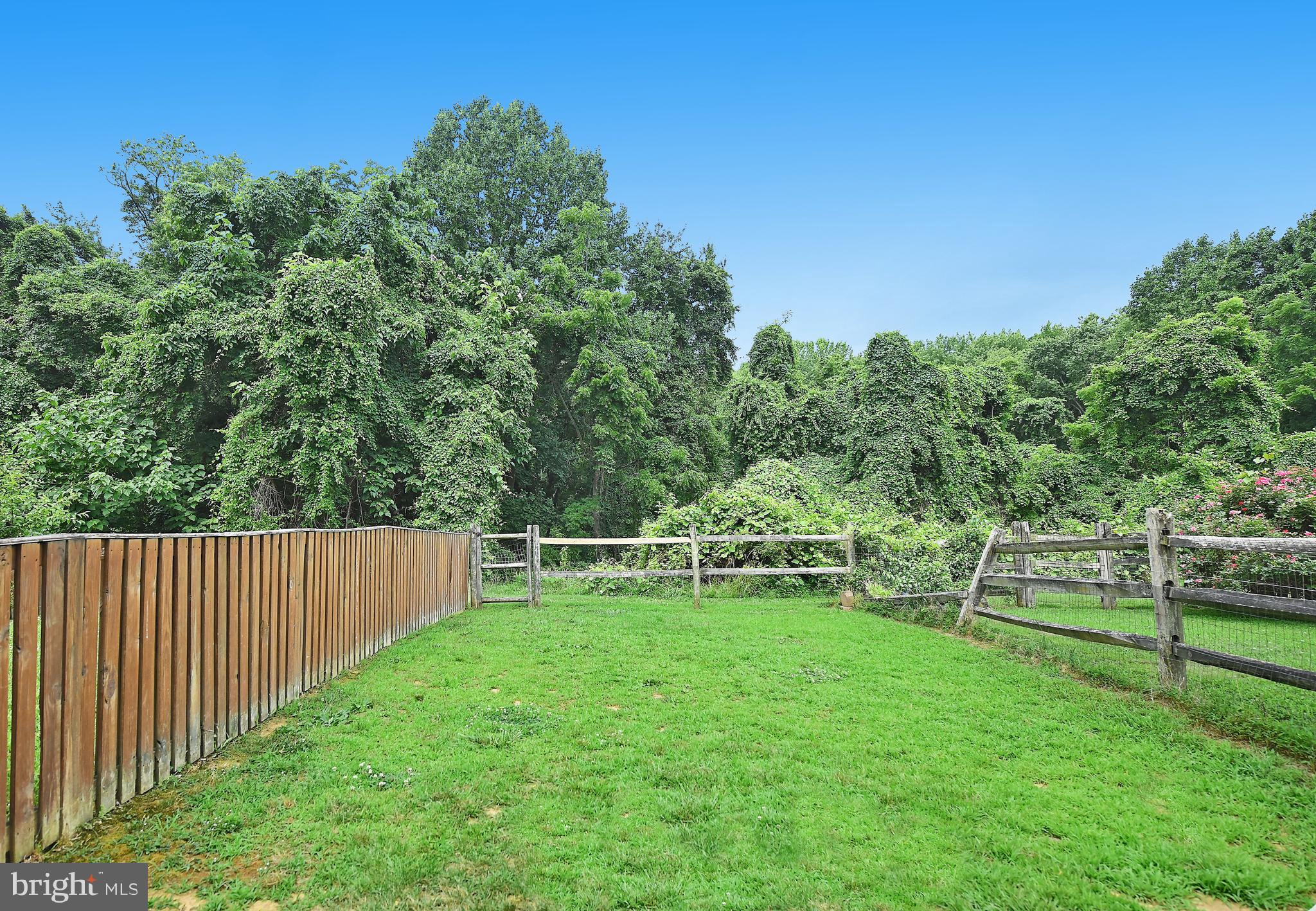 CONSTANT FRIENDSHIP - Residential