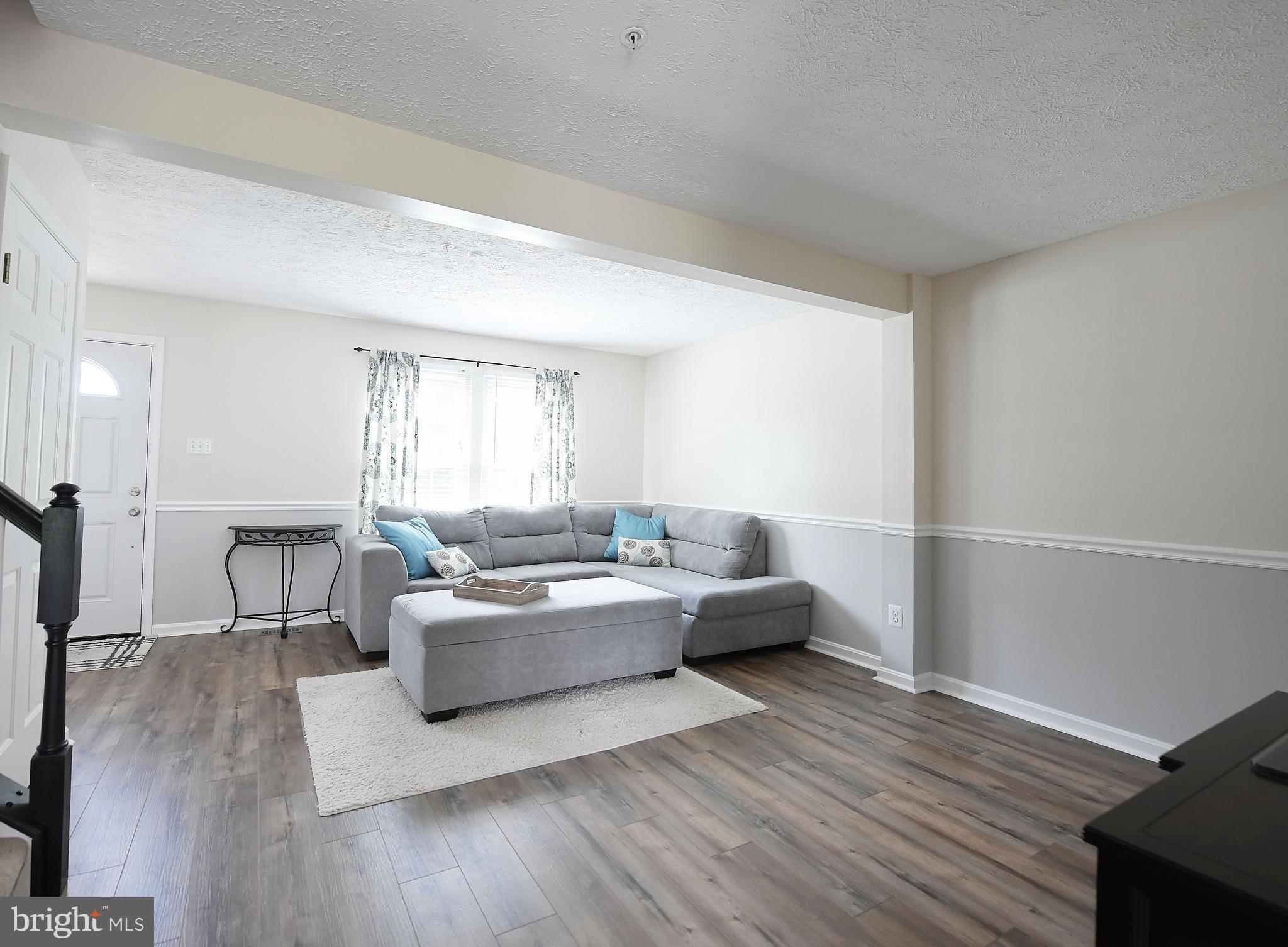 CONSTANT FRIENDSHIP - Residential