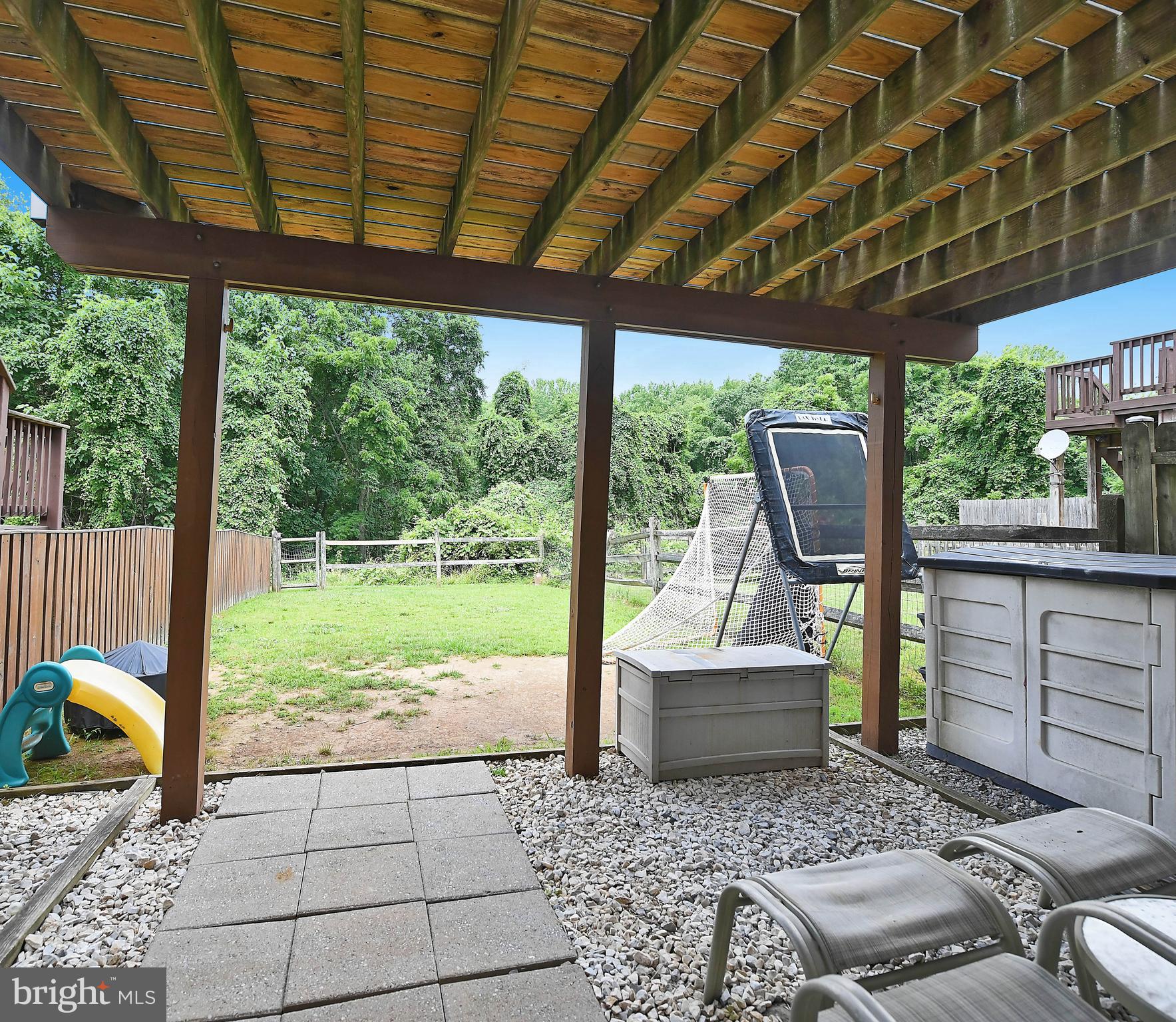 CONSTANT FRIENDSHIP - Residential