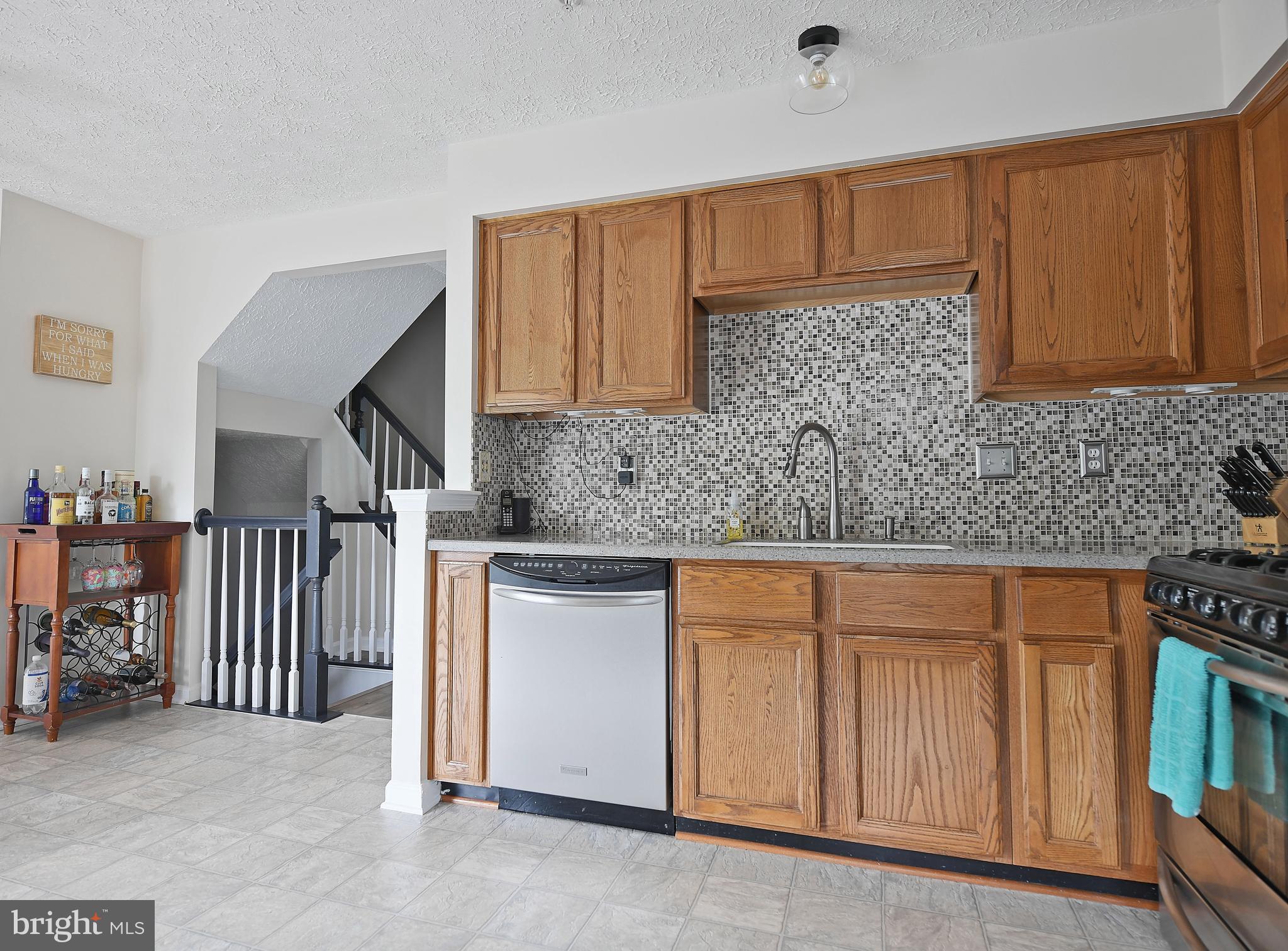 CONSTANT FRIENDSHIP - Residential