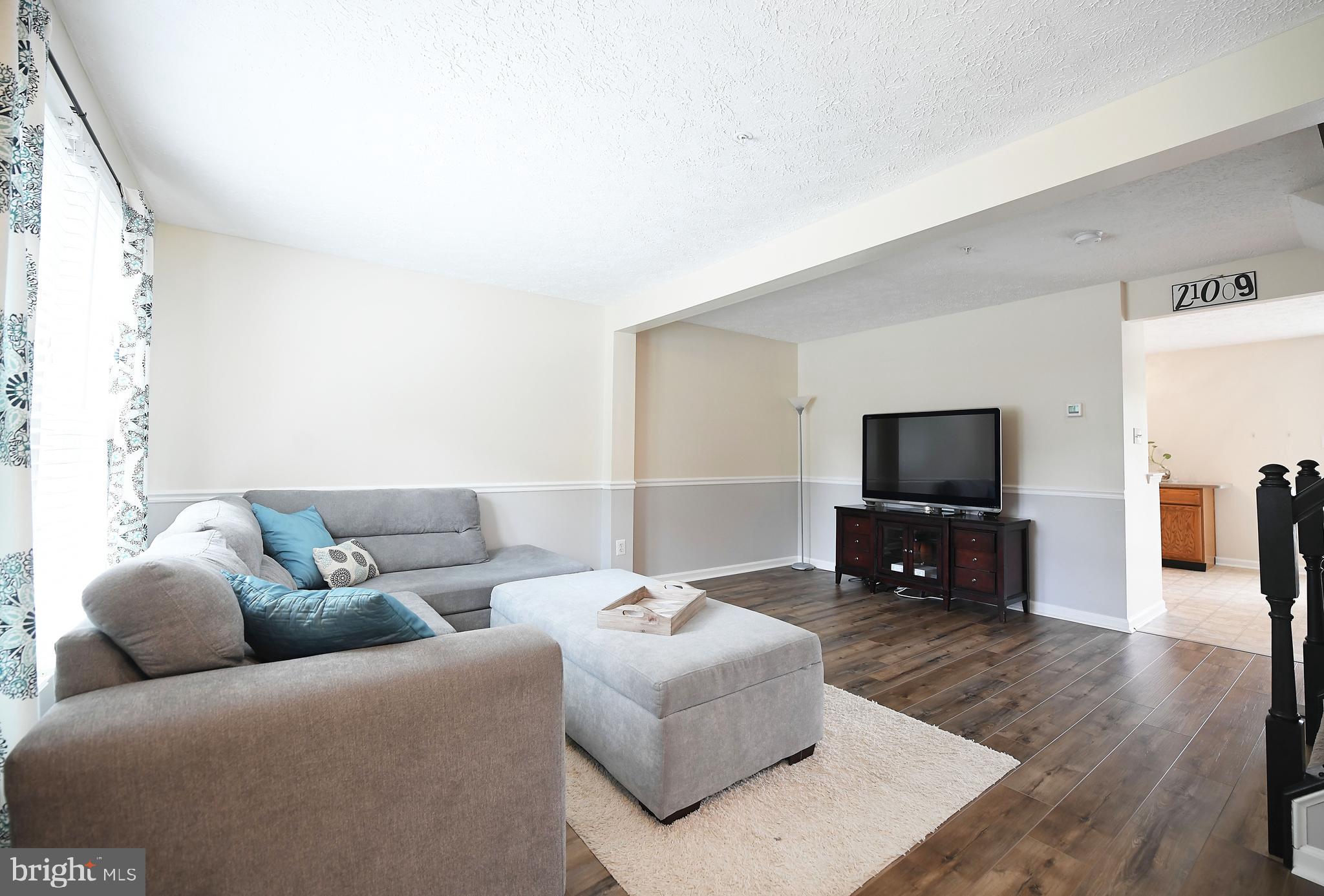 CONSTANT FRIENDSHIP - Residential