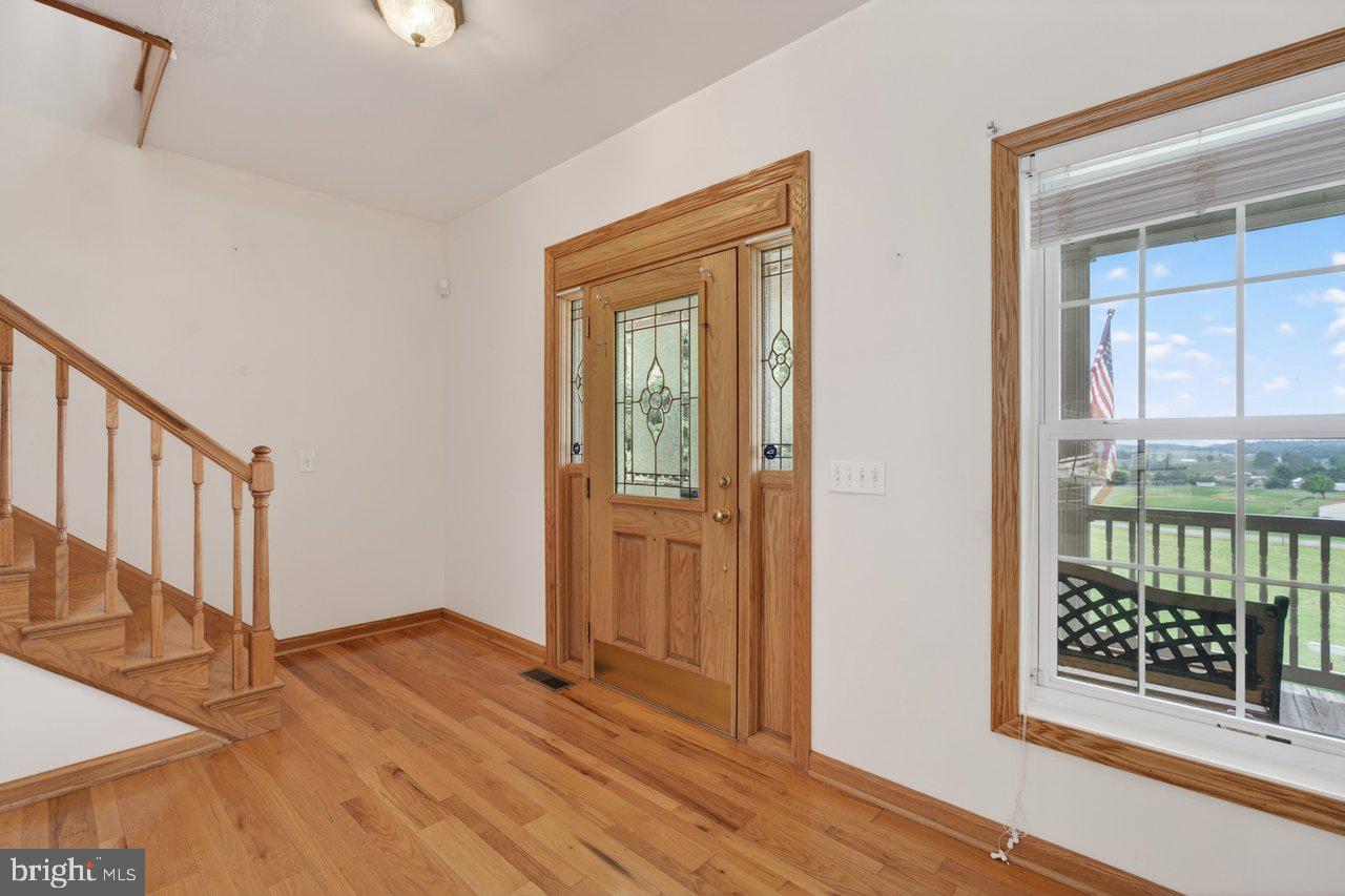 1214 W PEAKE LANE