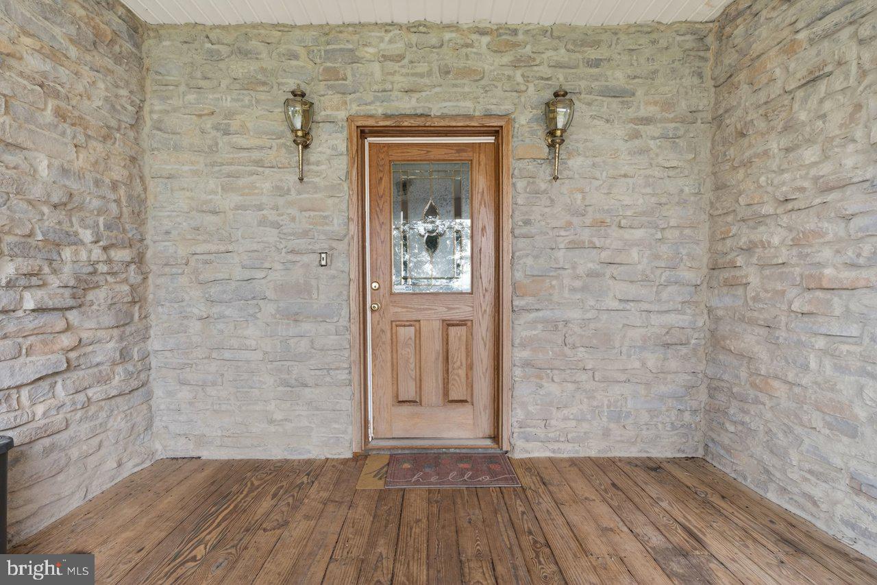 1214 W PEAKE LANE
