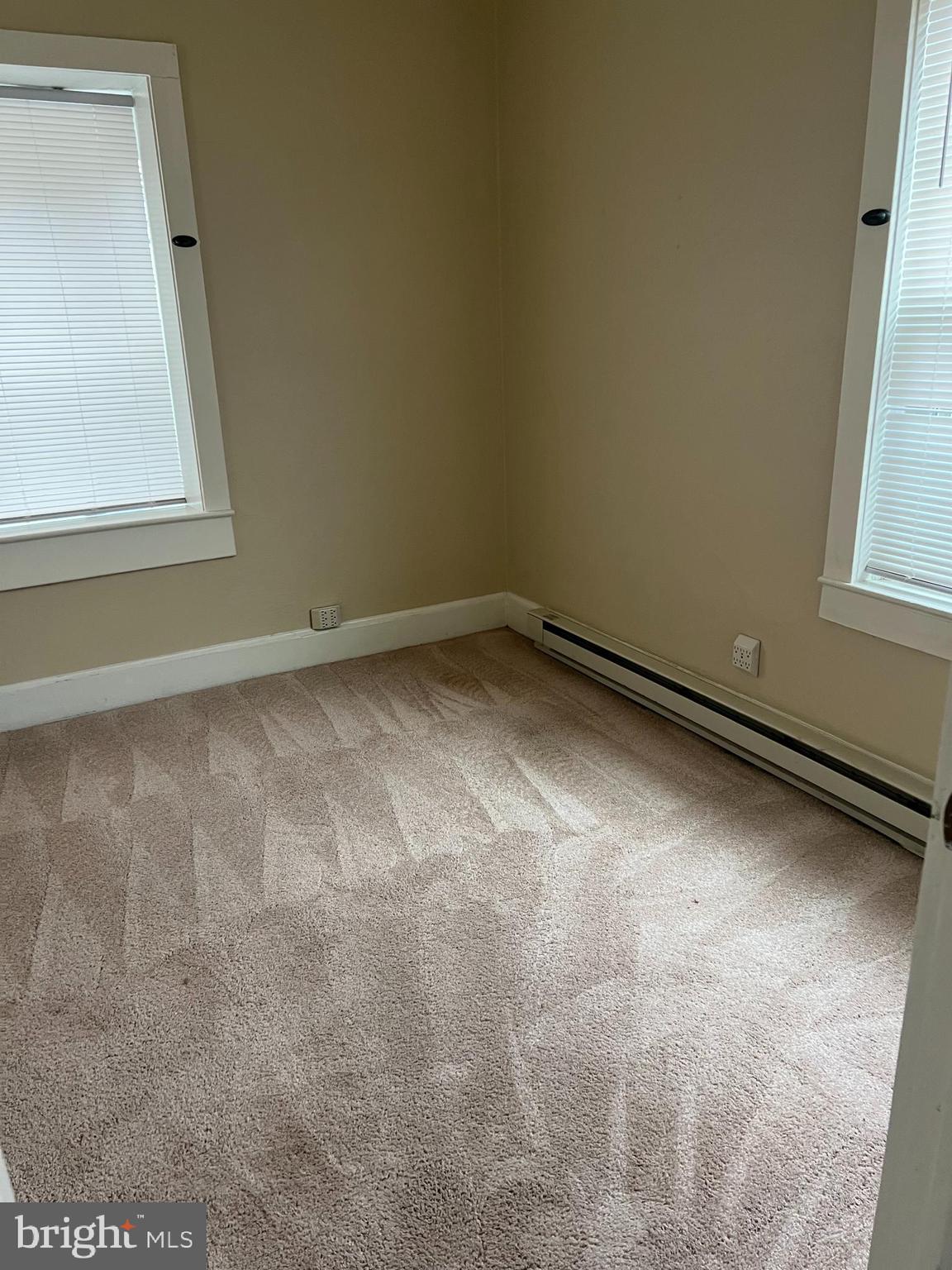 COLONIAL SQUARE - Residential Lease