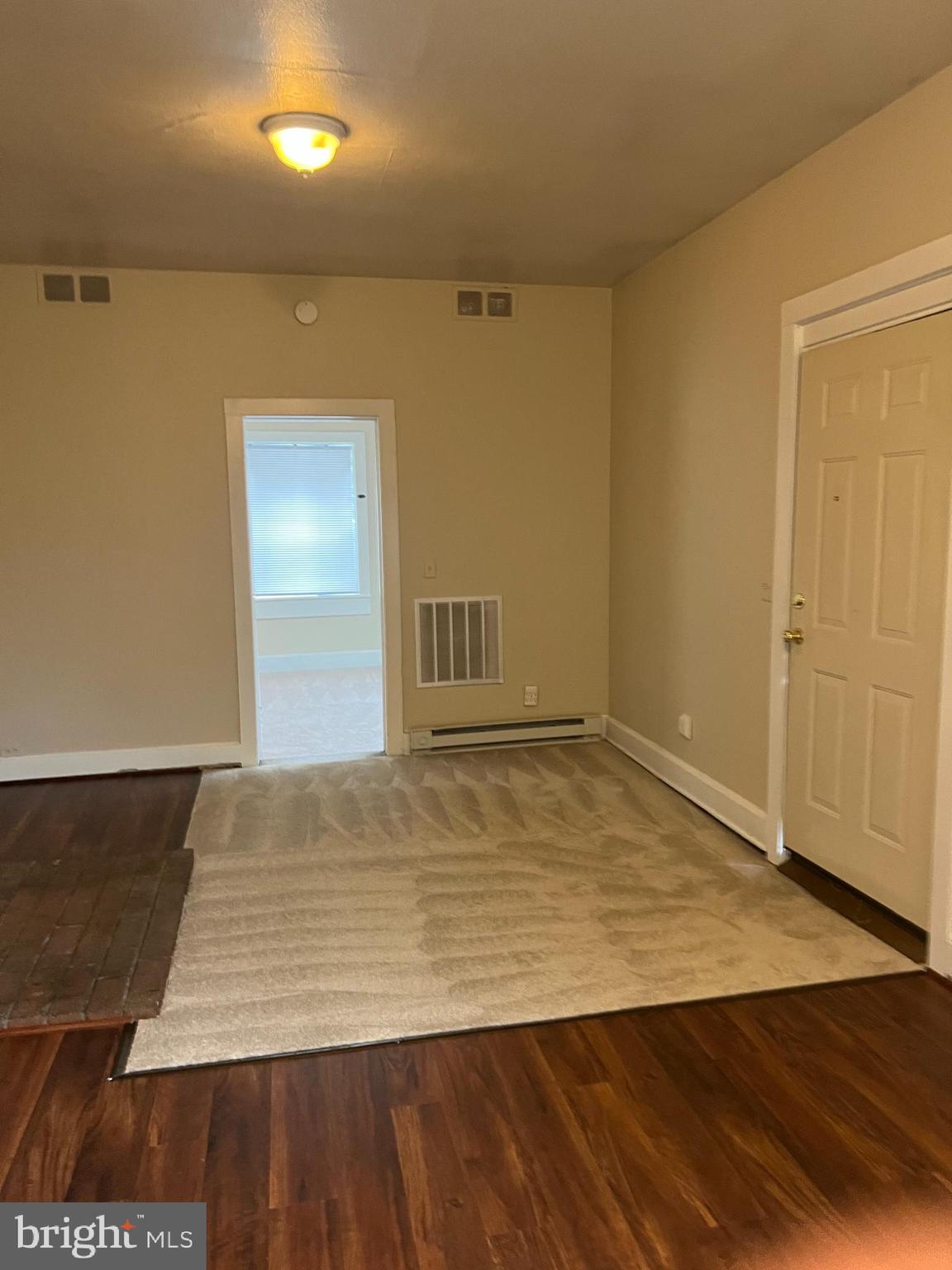 COLONIAL SQUARE - Residential Lease