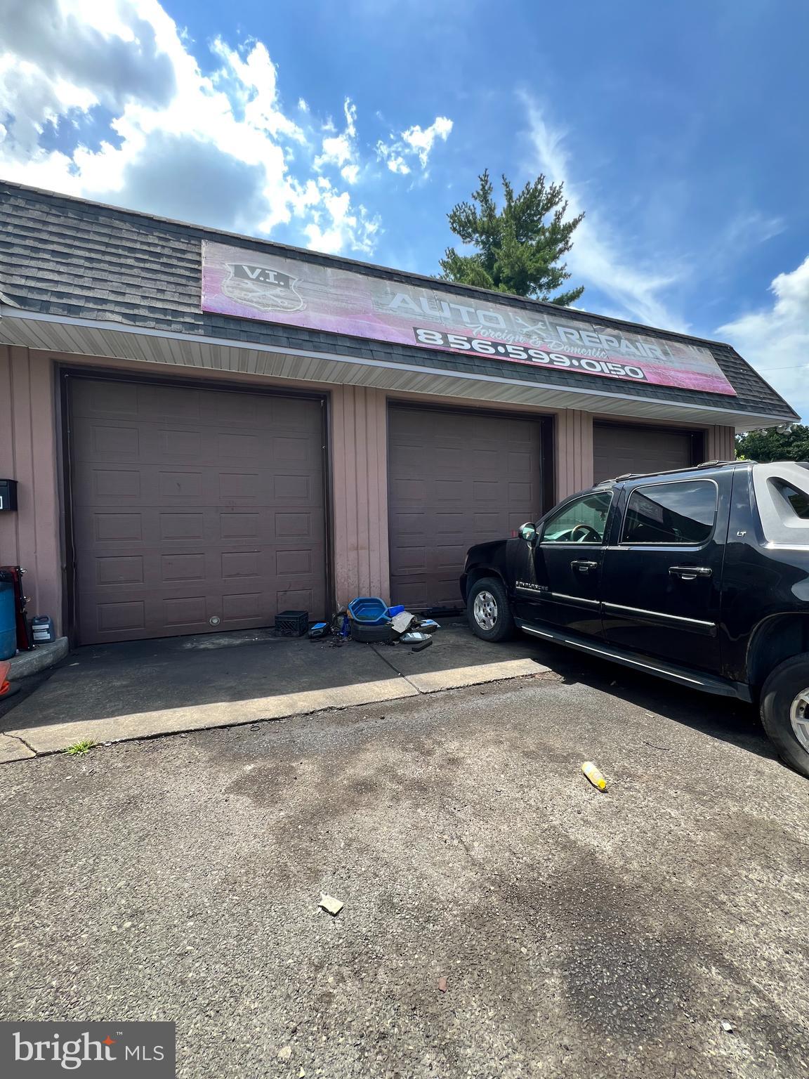 400 W BROAD STREET 404