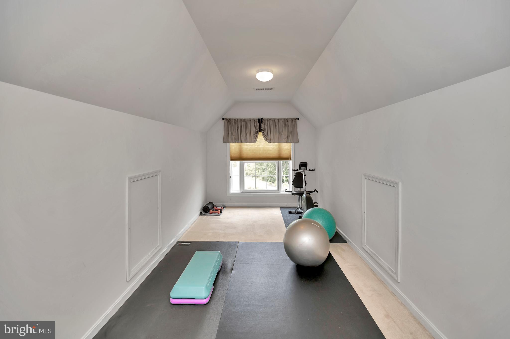 MANSFIELD MANOR - Residential