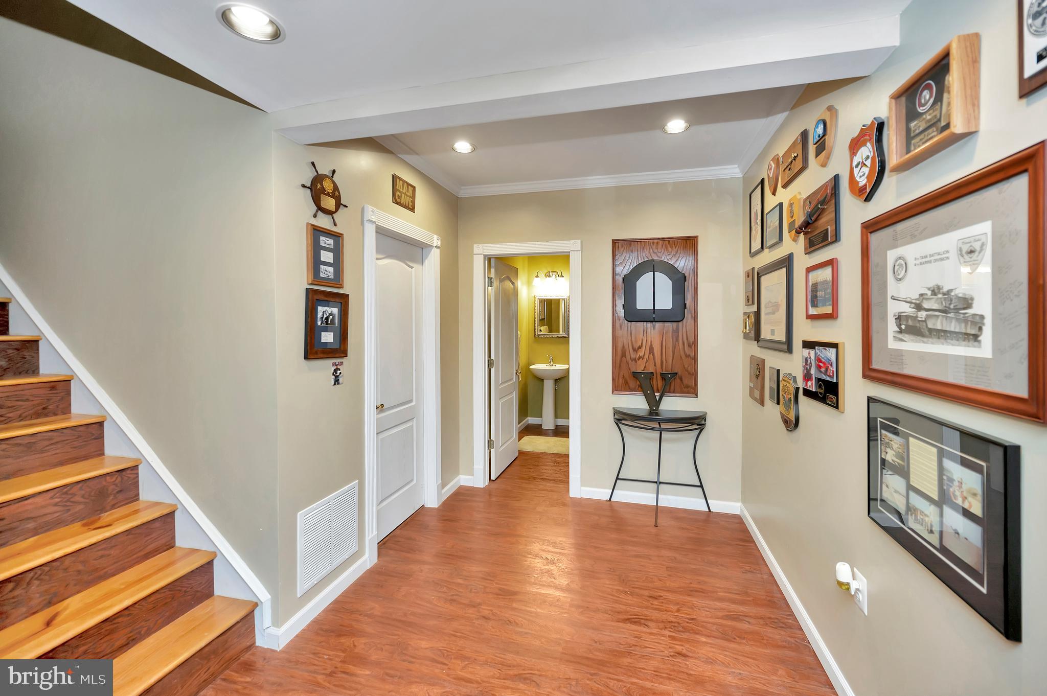 MANSFIELD MANOR - Residential