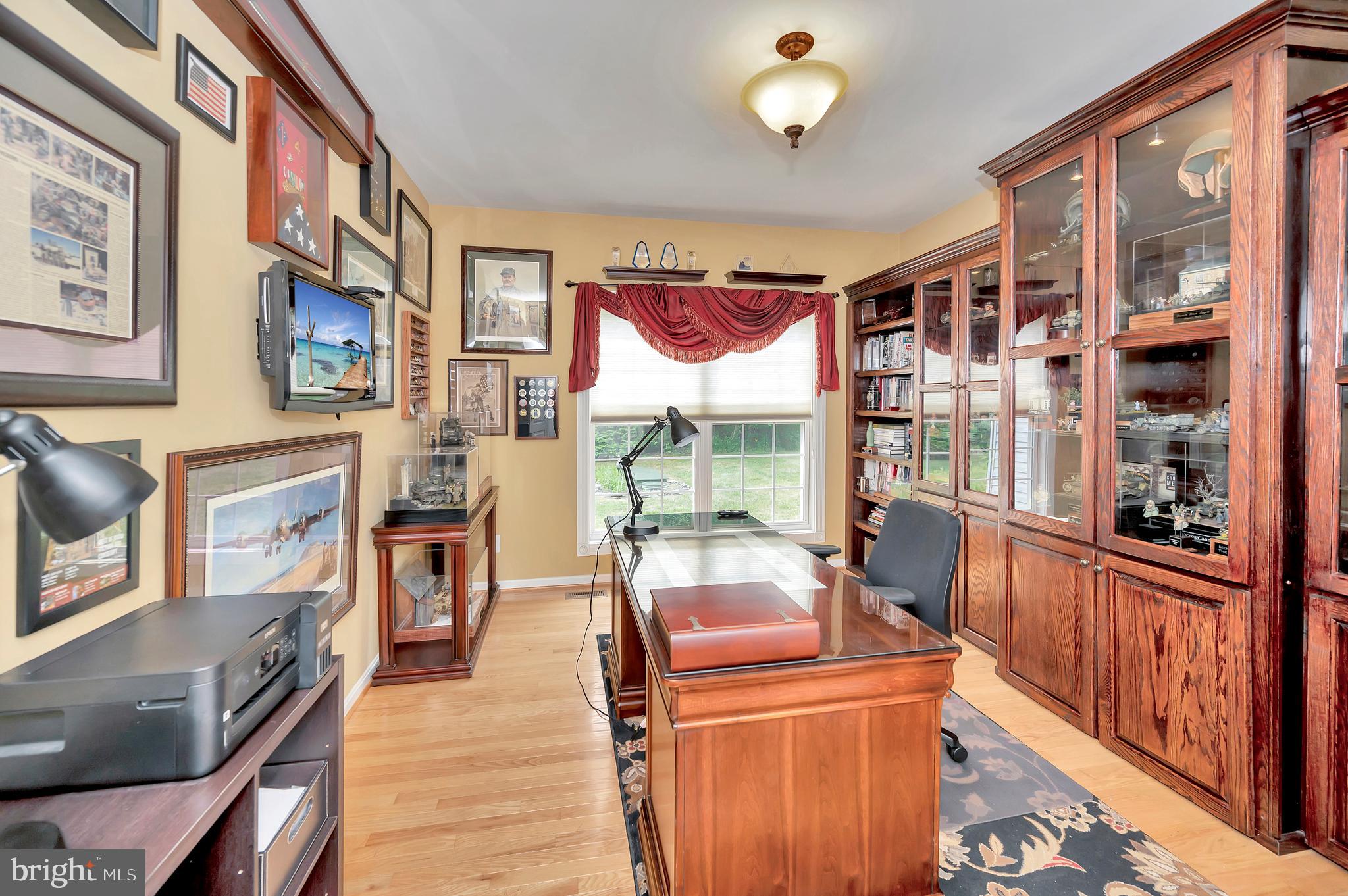 MANSFIELD MANOR - Residential