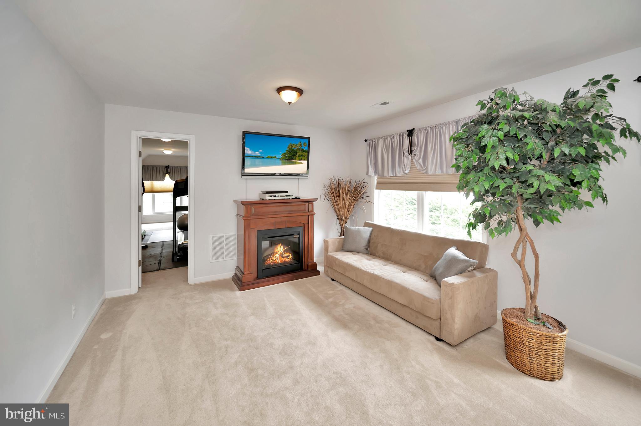 MANSFIELD MANOR - Residential