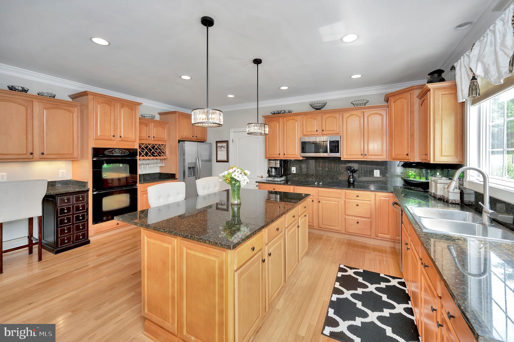 MANSFIELD MANOR - Residential