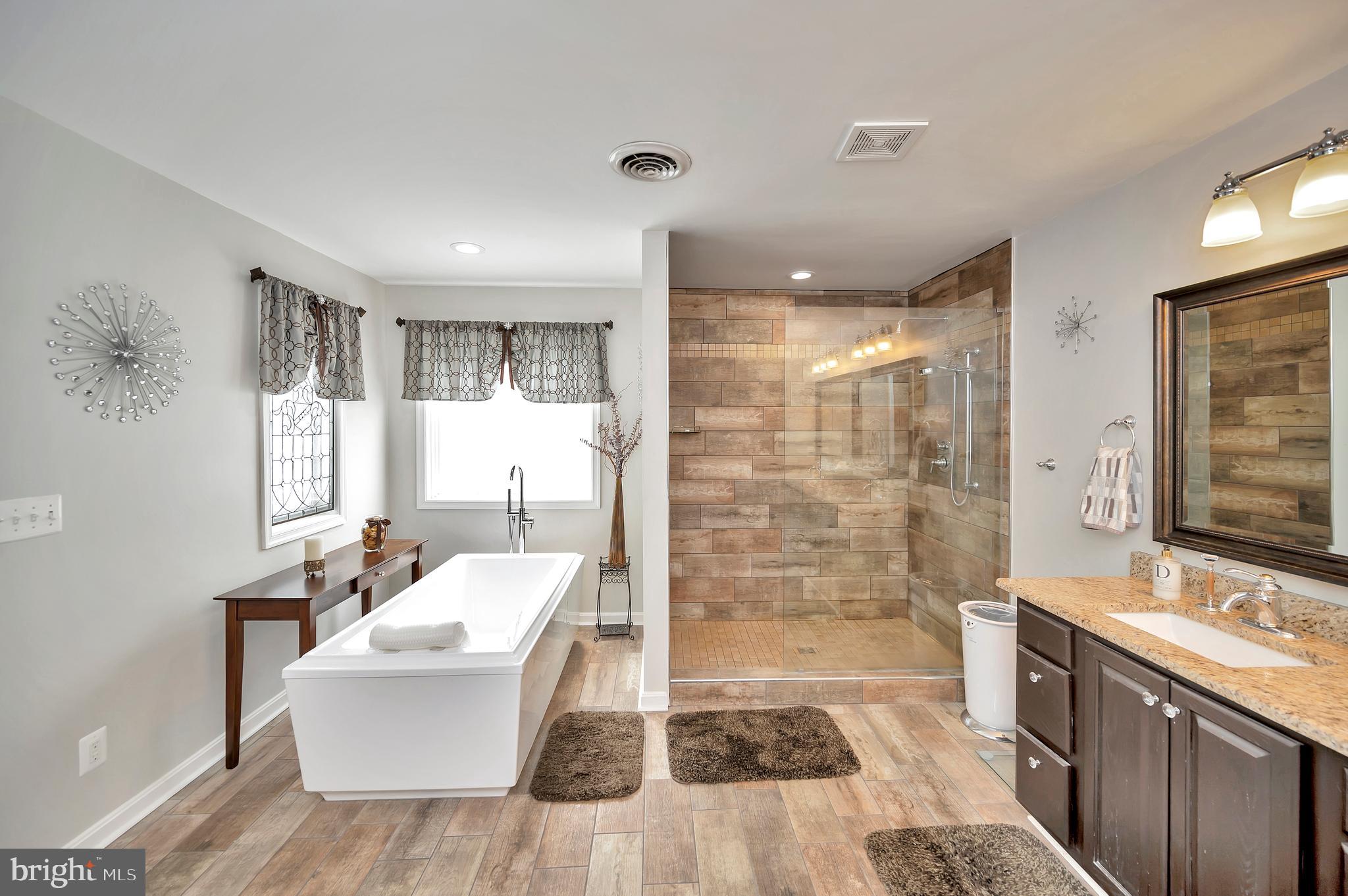 MANSFIELD MANOR - Residential