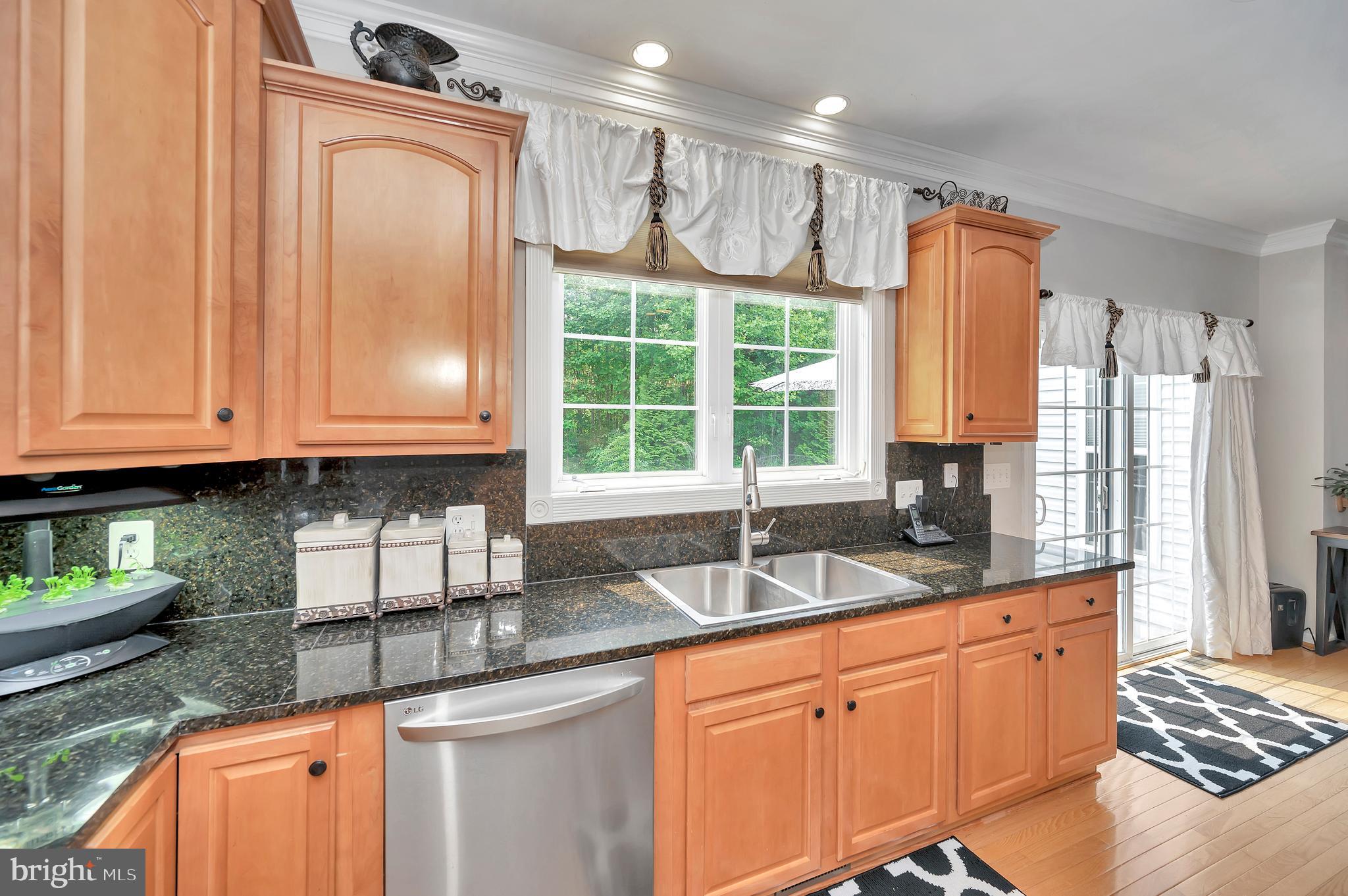 MANSFIELD MANOR - Residential