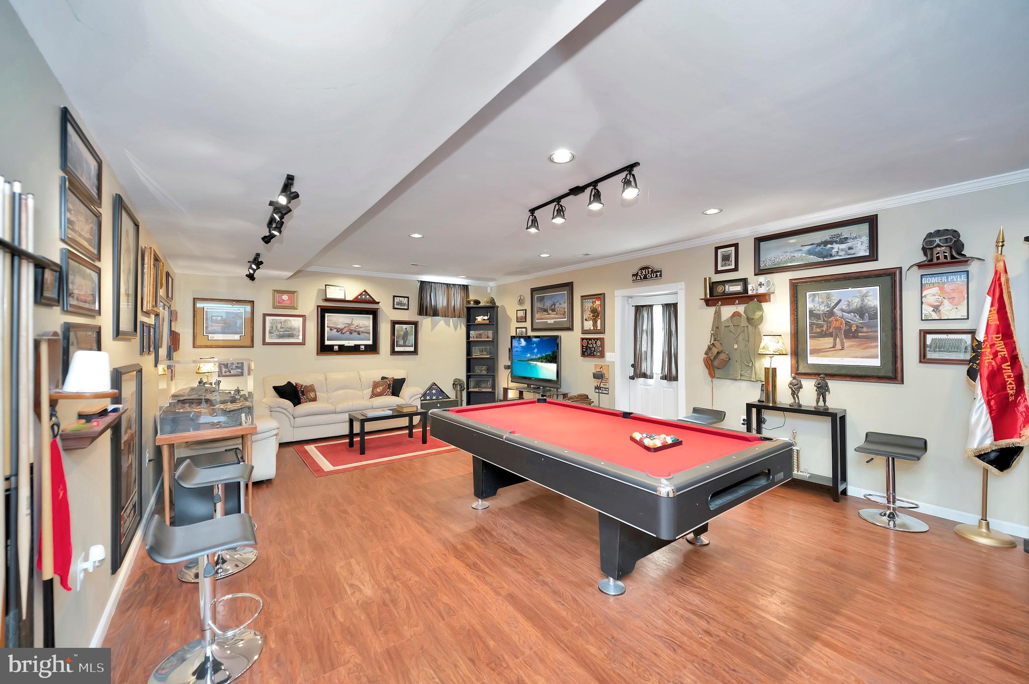 MANSFIELD MANOR - Residential