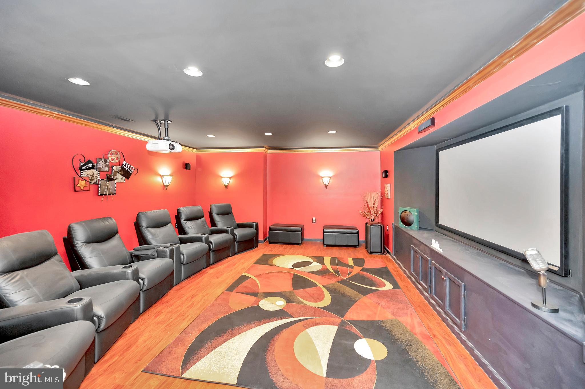 MANSFIELD MANOR - Residential