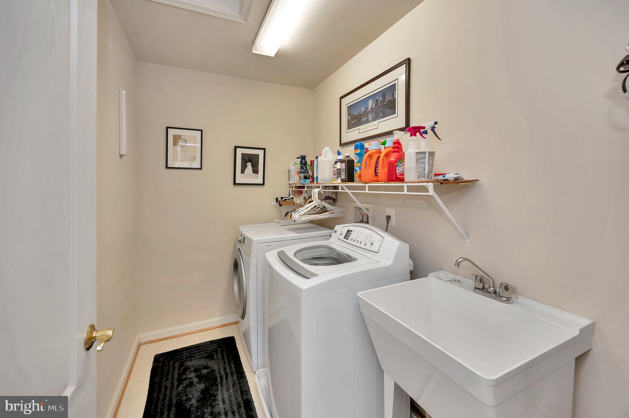 MANSFIELD MANOR - Residential