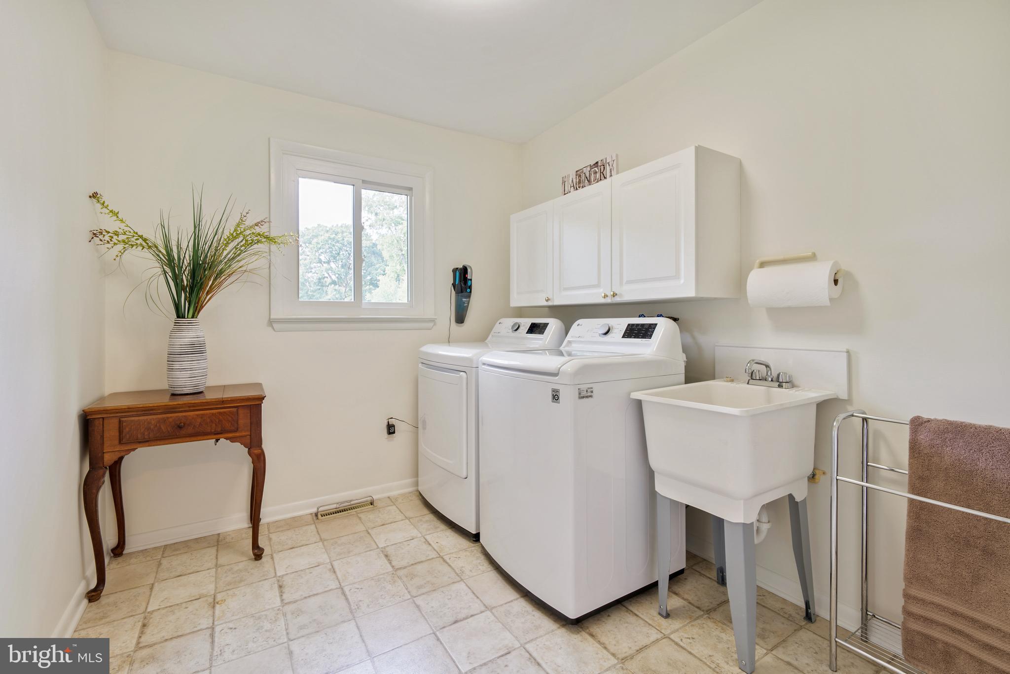 CHESAPEAKE LANDING - Residential