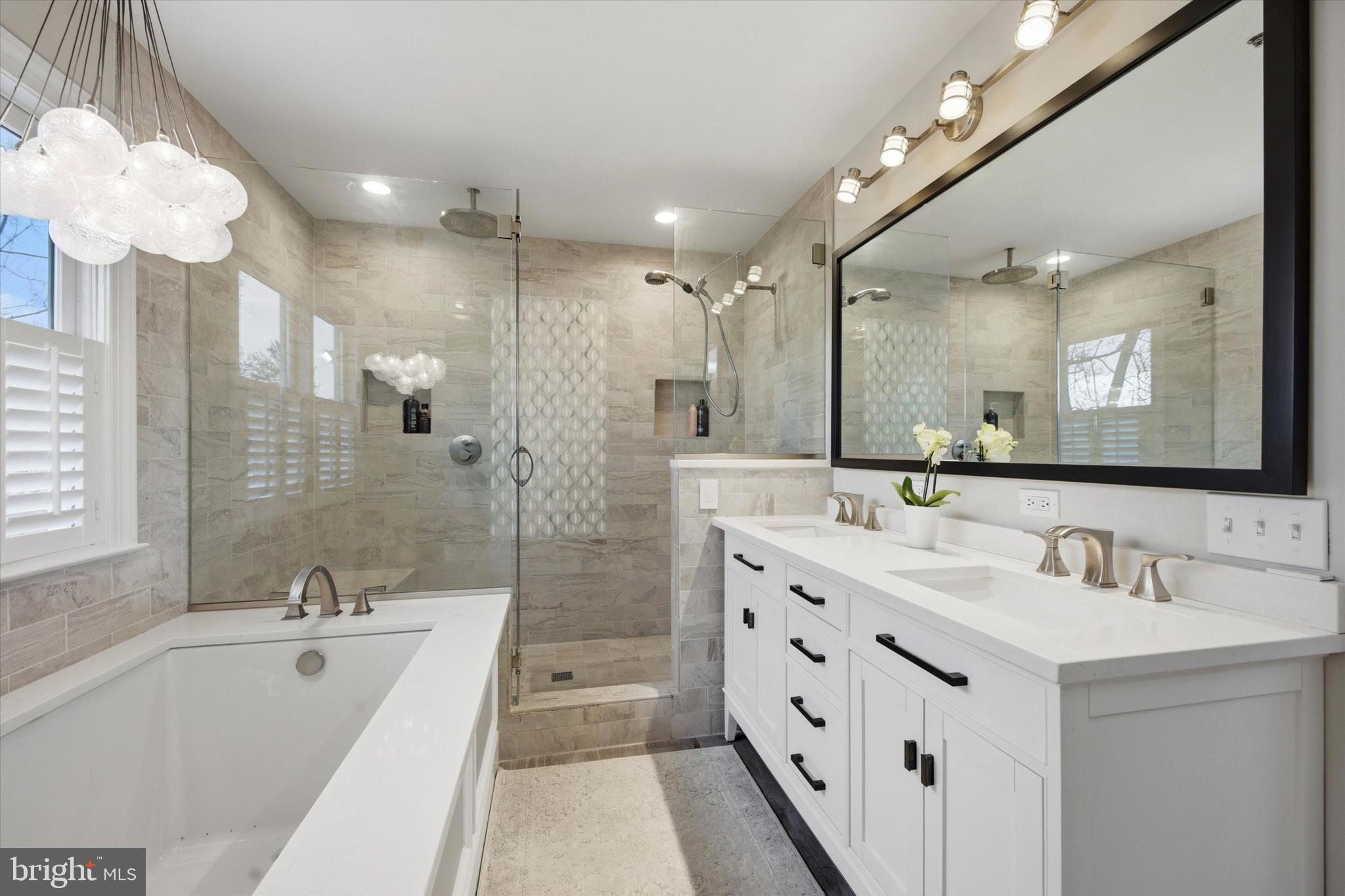 VALLEY FORGE ESTS - Residential