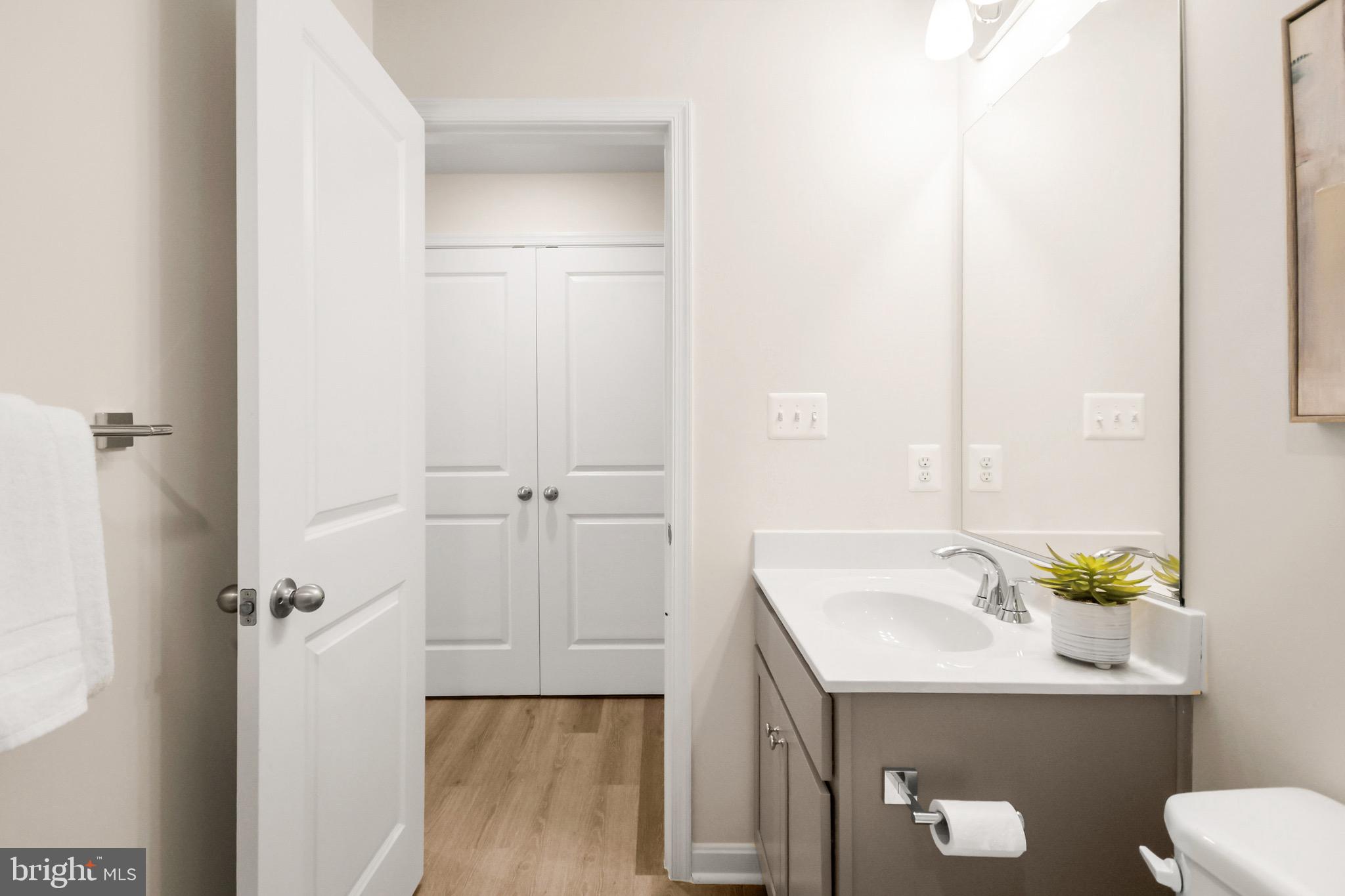 TOWNS AT MARKET COMMONS - Residential