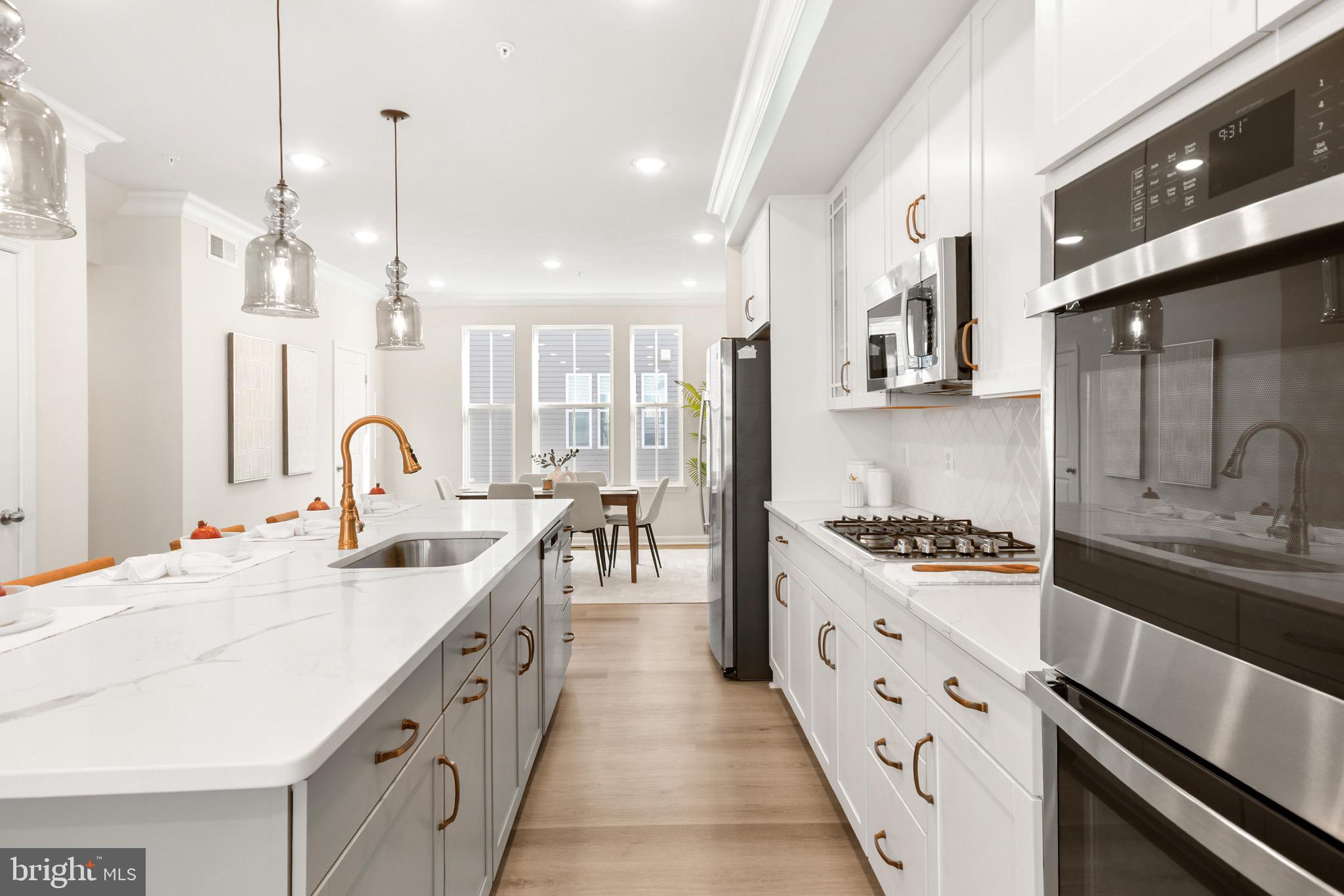 TOWNS AT MARKET COMMONS - Residential