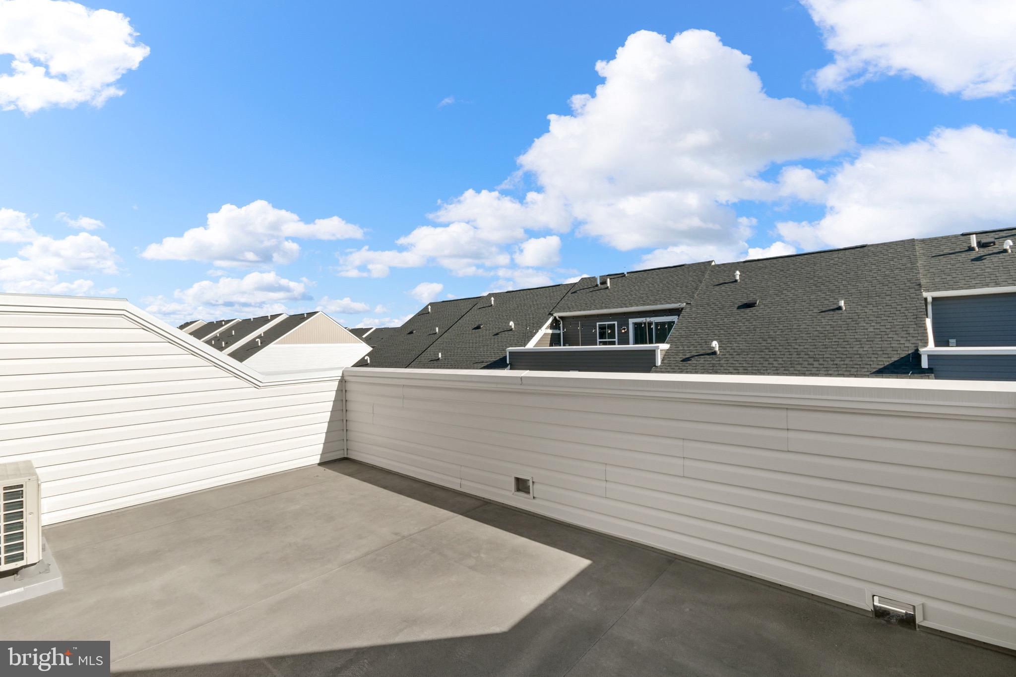 TOWNS AT MARKET COMMONS - Residential