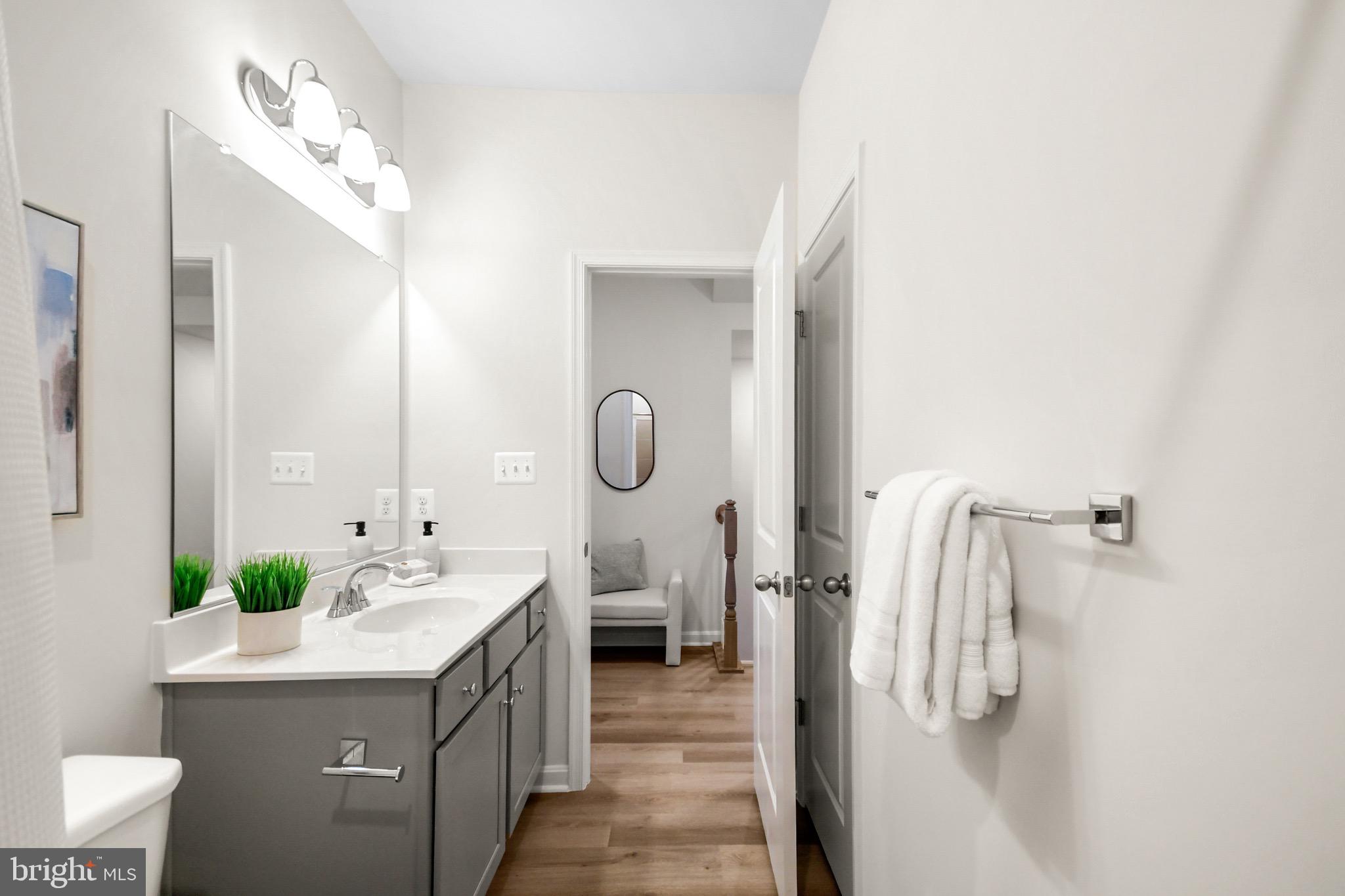 TOWNS AT MARKET COMMONS - Residential