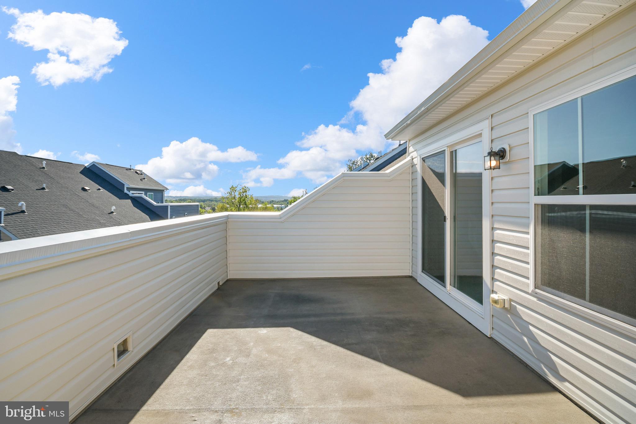 TOWNS AT MARKET COMMONS - Residential