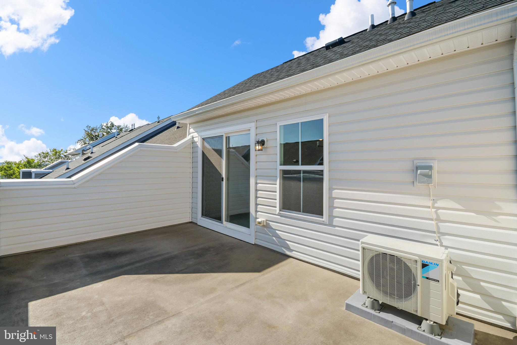 TOWNS AT MARKET COMMONS - Residential