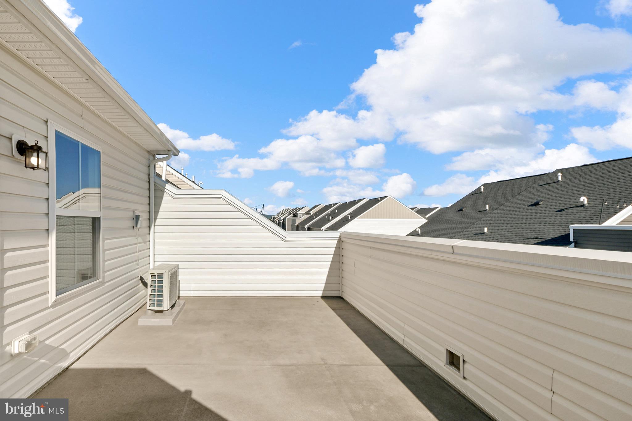 TOWNS AT MARKET COMMONS - Residential