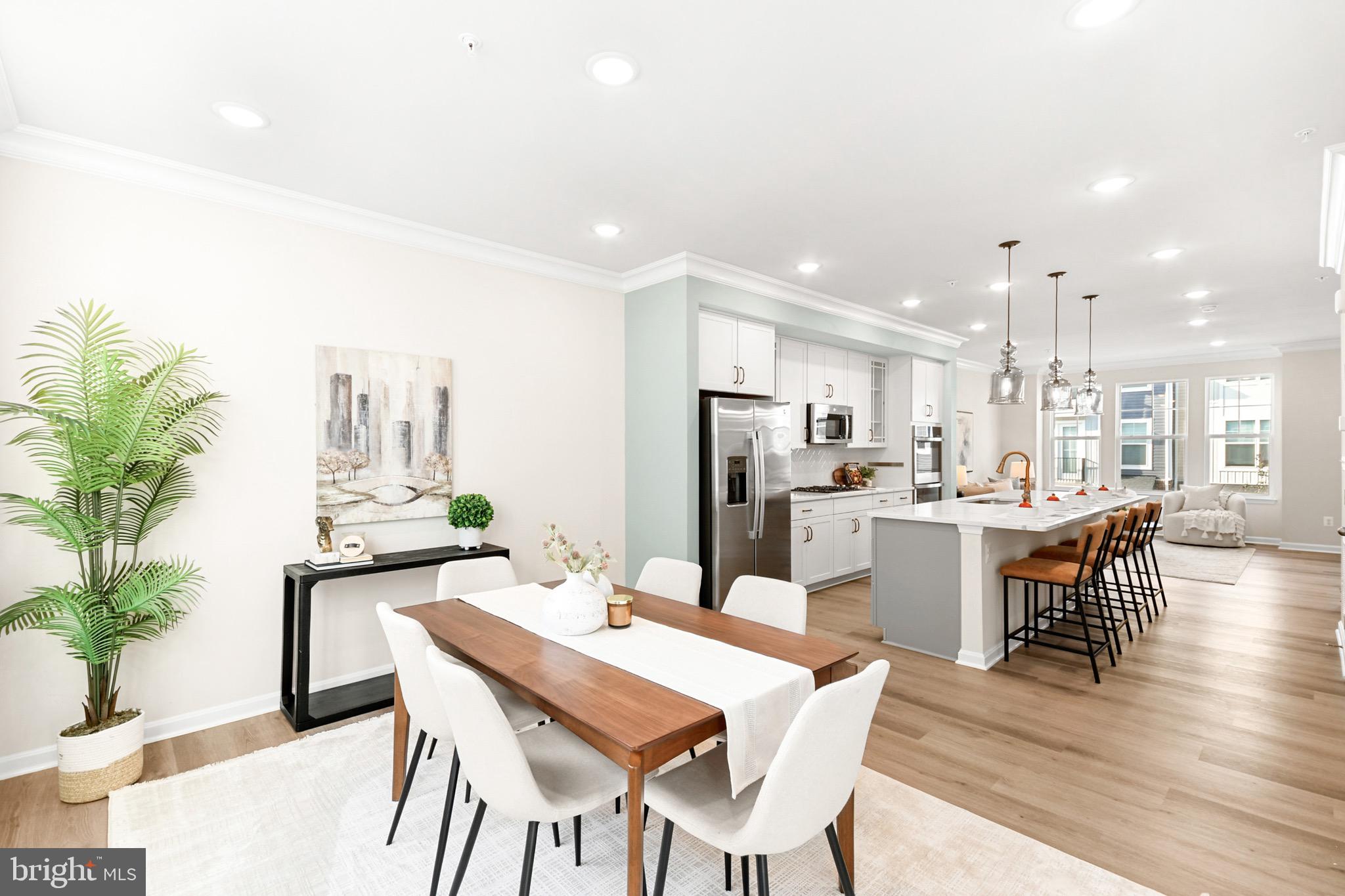 TOWNS AT MARKET COMMONS - Residential