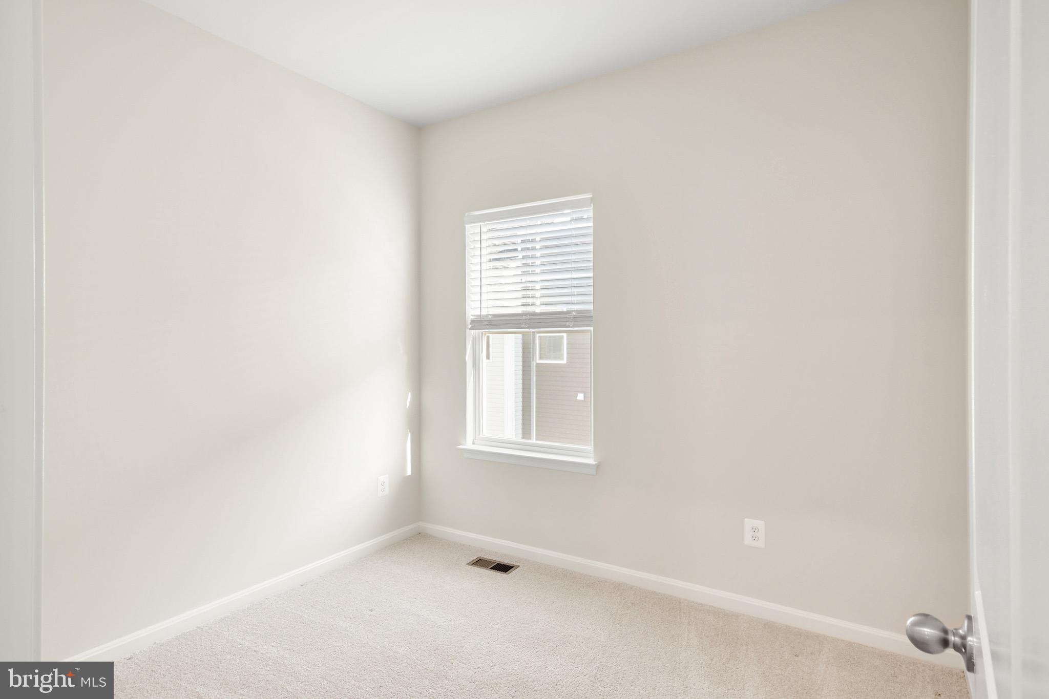 TOWNS AT MARKET COMMONS - Residential